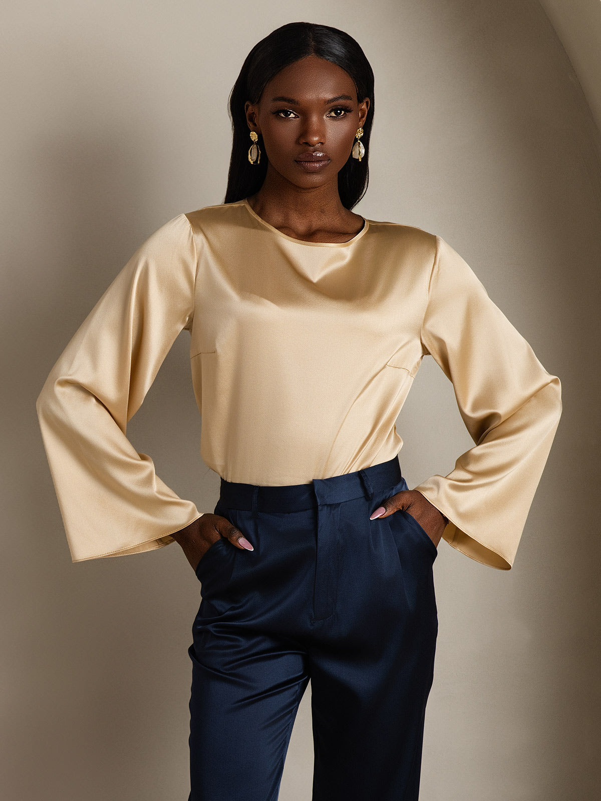 [شامبانيا] SilkSilky-SA 19Momme الحرير رقبة مستديرة تي شيرت نسائية 002,