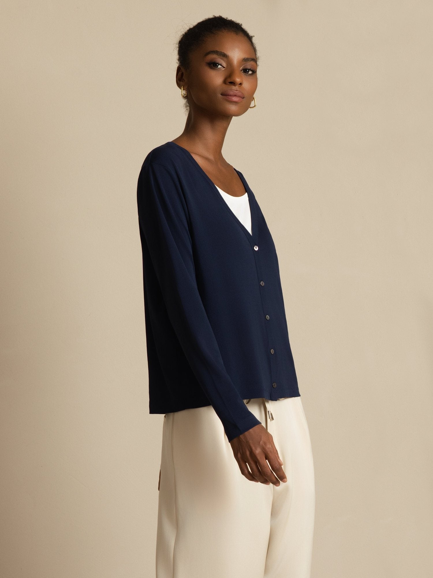 [أزرقغامق] SilkSilky-SA 19Momme الأكمام الطويلة رقبة على شكل حرف V كارديجان نسائي 006