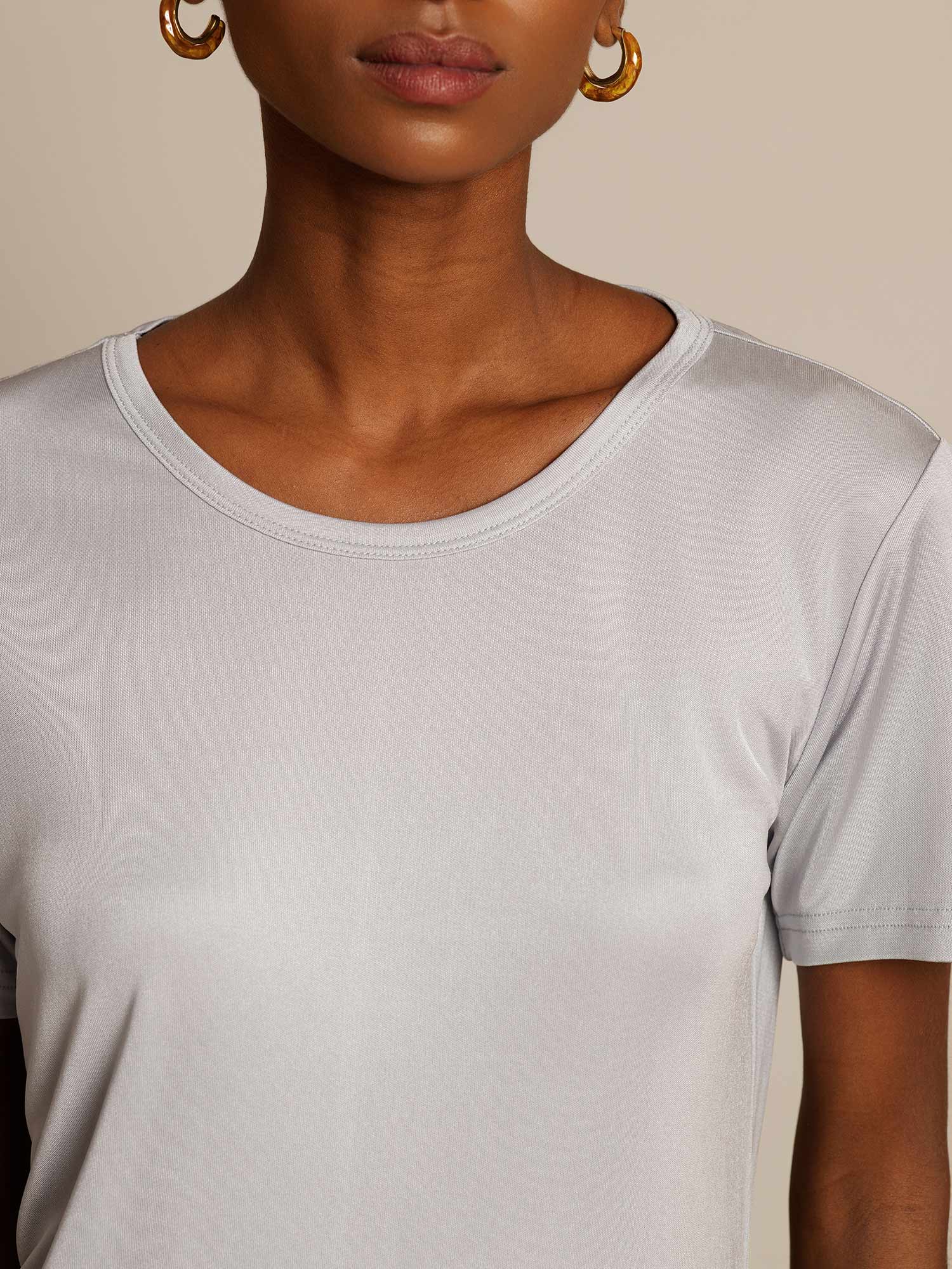 [فضة] SilkSilky-SA محبوك الحرير رقبة مستديرة تي شيرت نسائية 004,