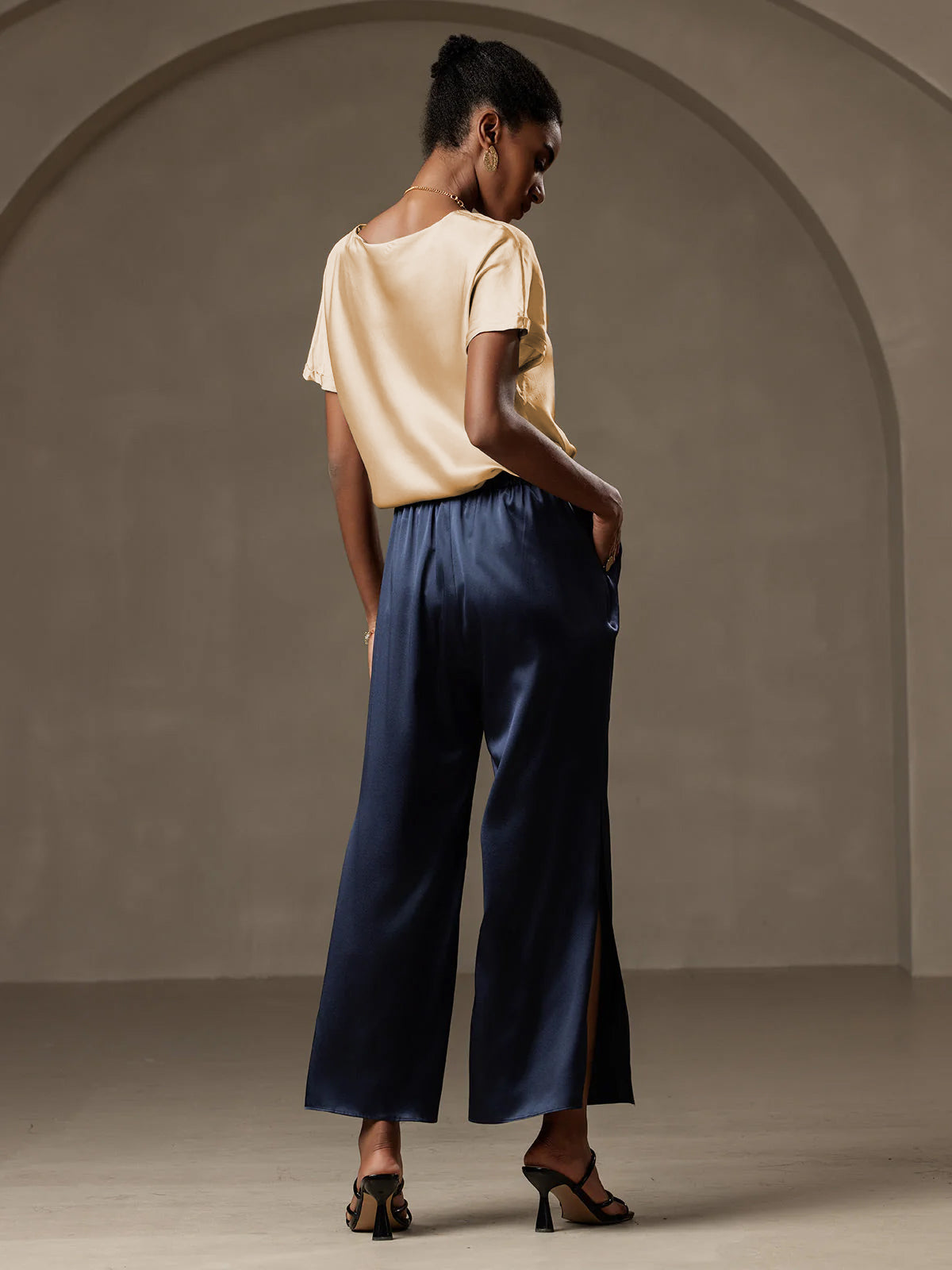 [شامبانيا] SilkSilky-SA 19Momme الحرير رقبة مستديرة تي شيرت نسائية 006