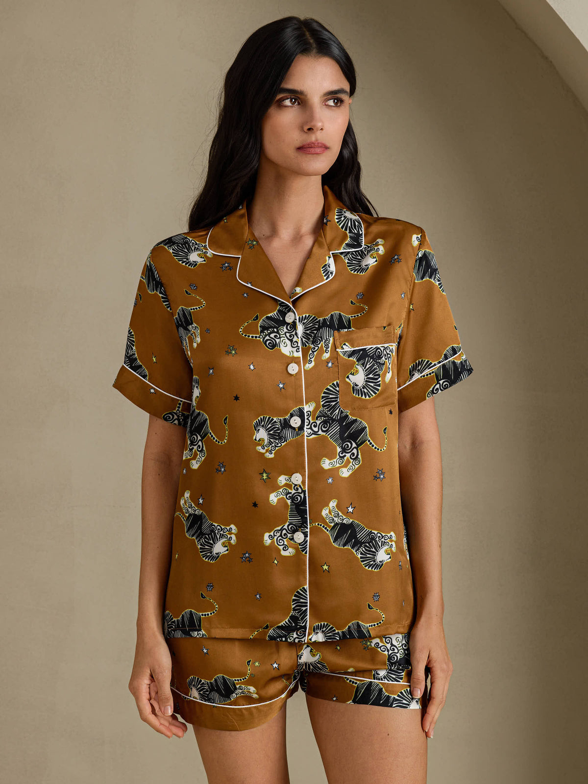 [أسد بني] SilkSilky-SA Short Sleeve Notch Collar طقم بيجامة نسائي 001