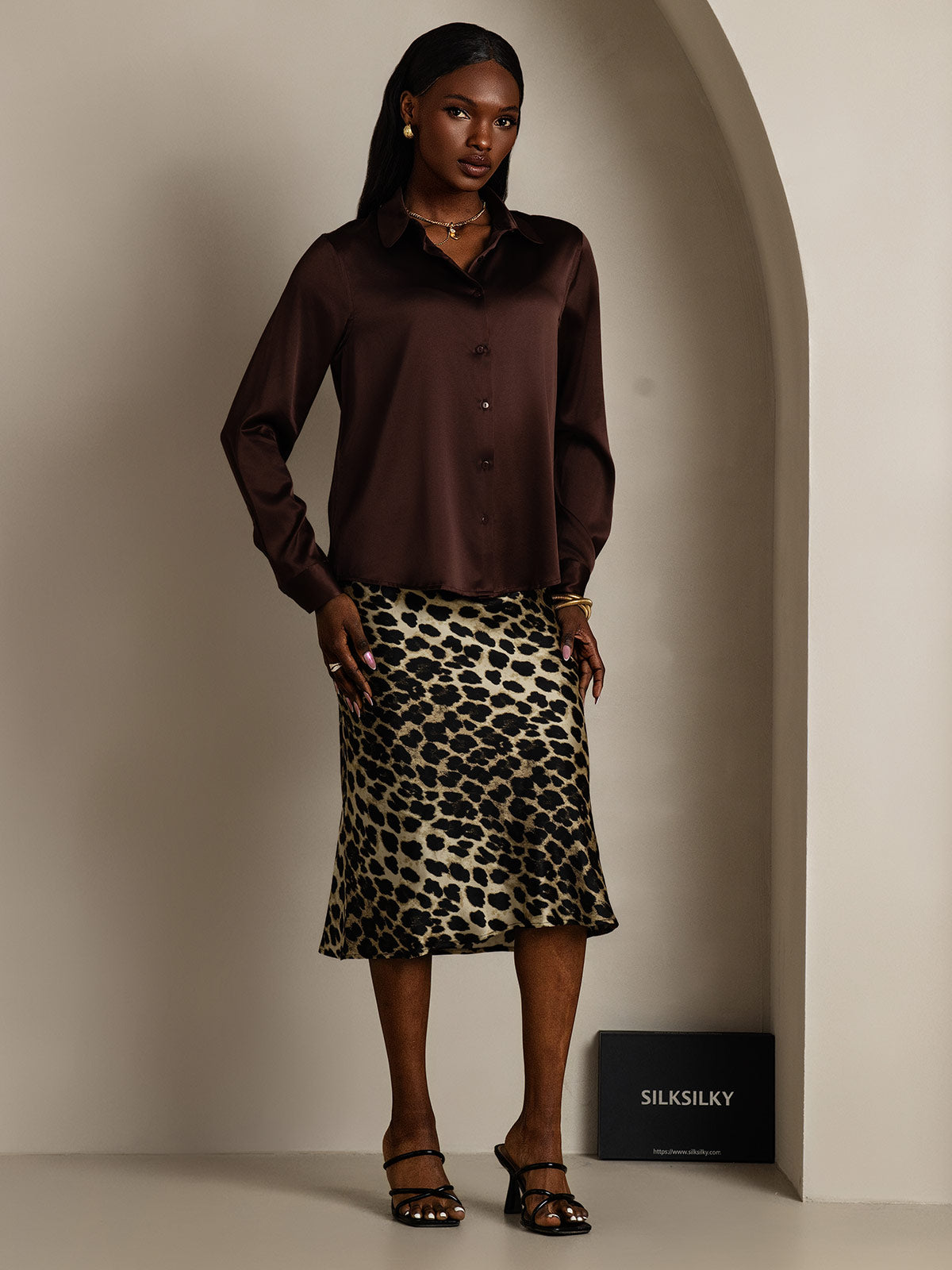 [شوكولاتة داكنة] SilkSilky-SA الحرير الأكمام الطويلة الياقة بلايز نسائية 007