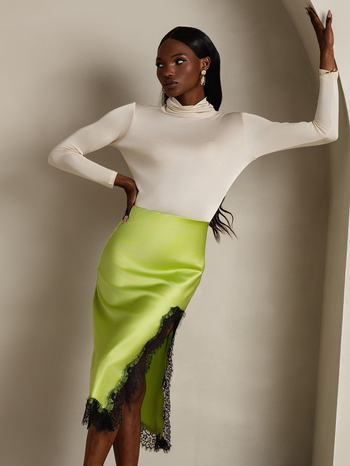 [اللون البيج] SilkSilky-SA الأكمام الطويلة ياقة مدورة تي شيرت نسائية 001