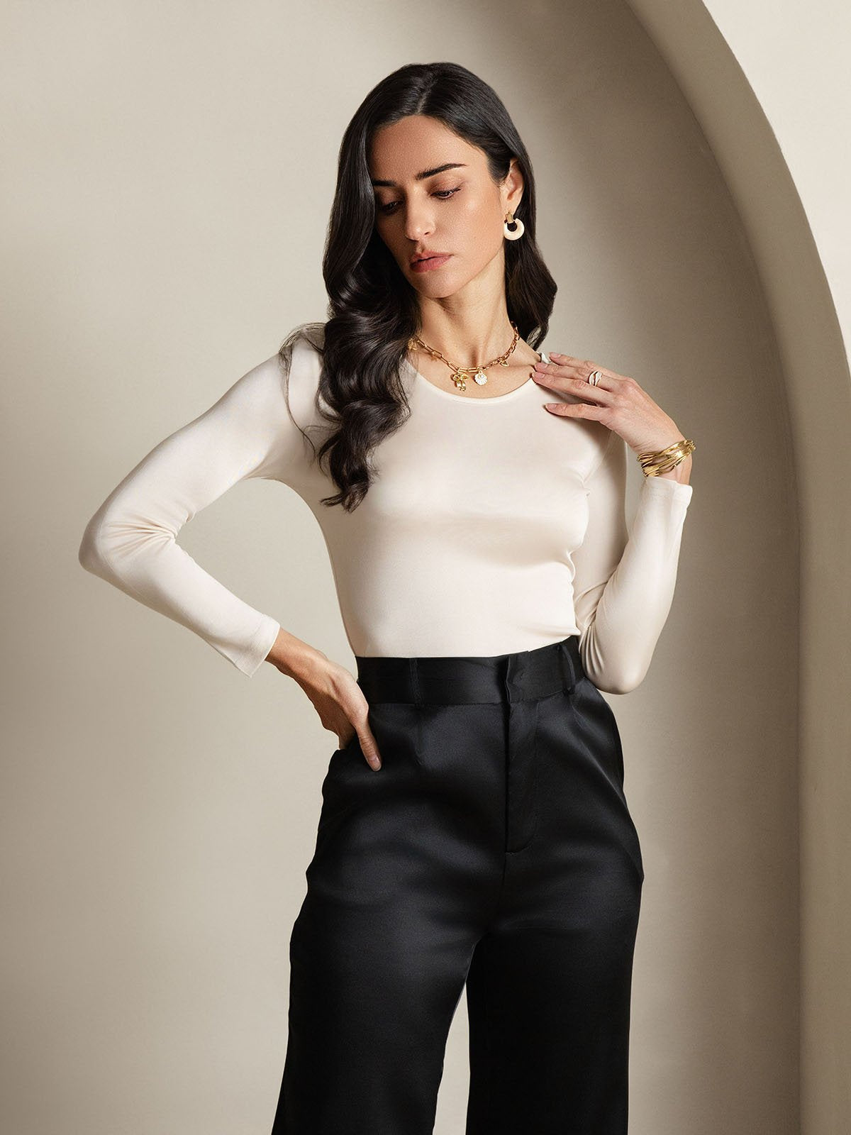 [اللون البيج] SilkSilky-SA الحرير رقبة مستديرة تي شيرت نسائية 003,