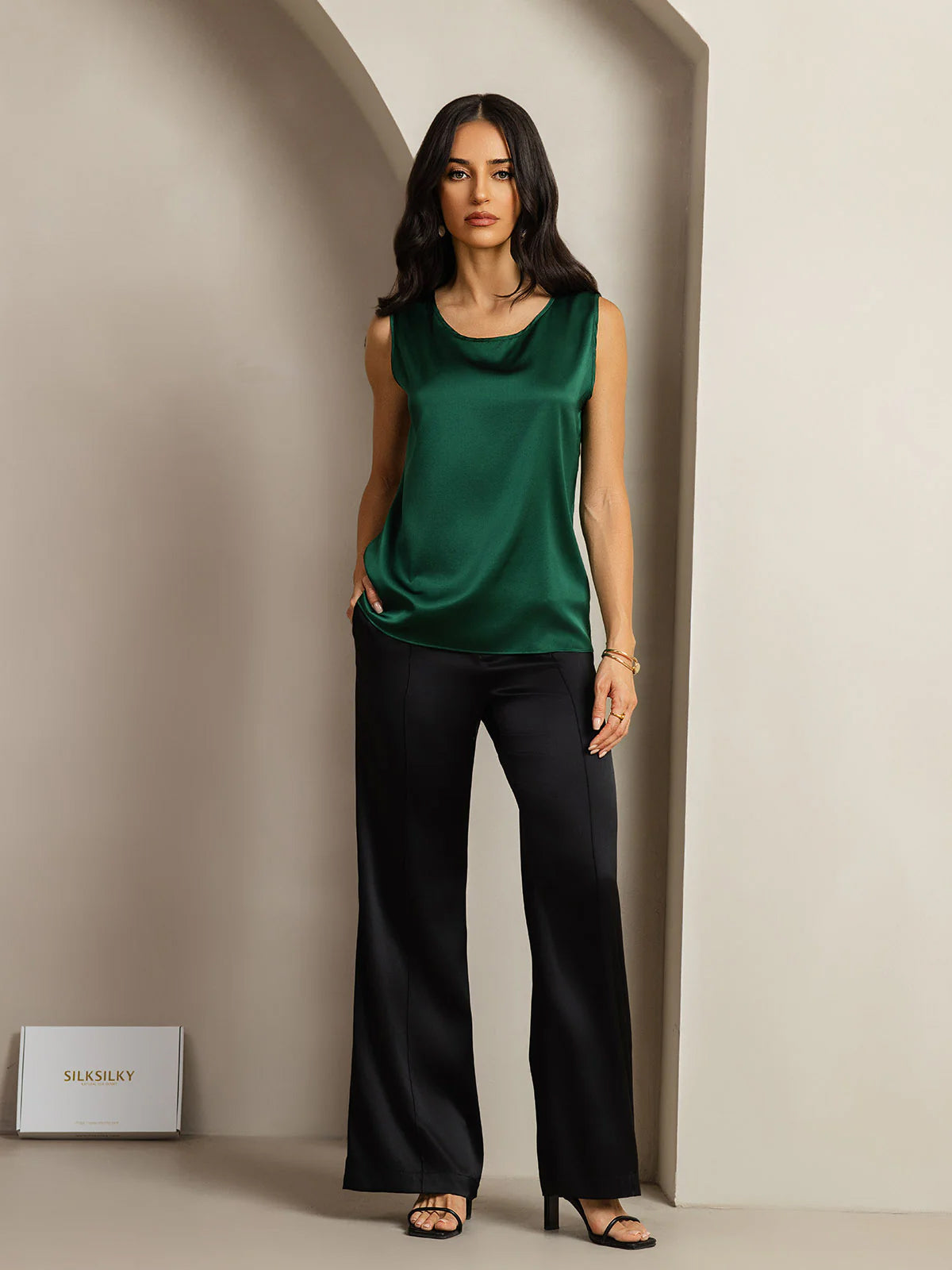 [أخضر غامق] SilkSilky-SA 19Momme الحرير رقبة مستديرة كامي 008,