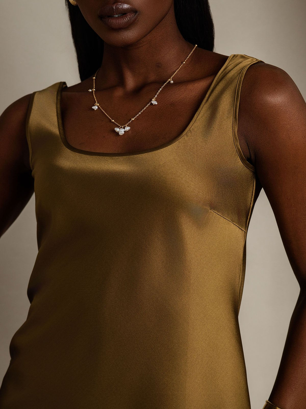 [بني] SilkSilky-SA 19Momme الحرير رقبة على شكل حرف U كامي 008,