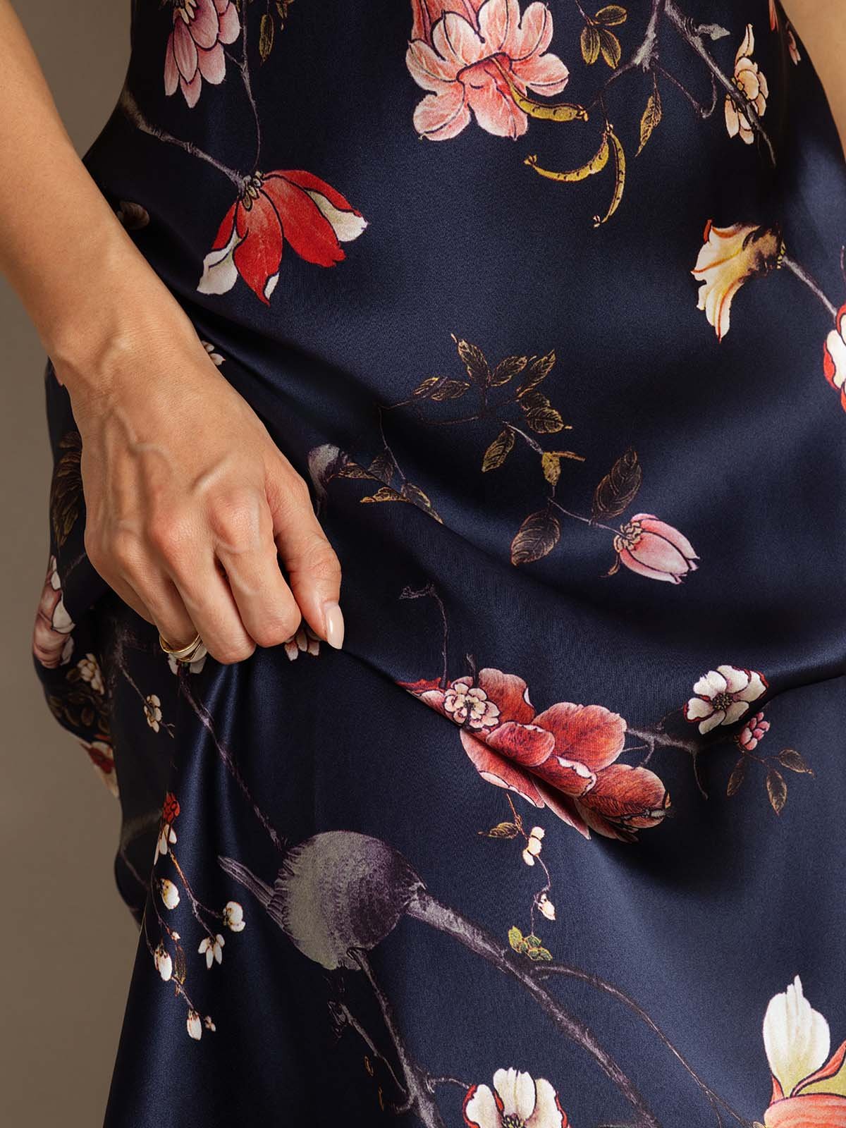 [زهري كحلي] SilkSilky-SA 19Momme الحرير رقبة على شكل حرف V فساتين نسائية 006