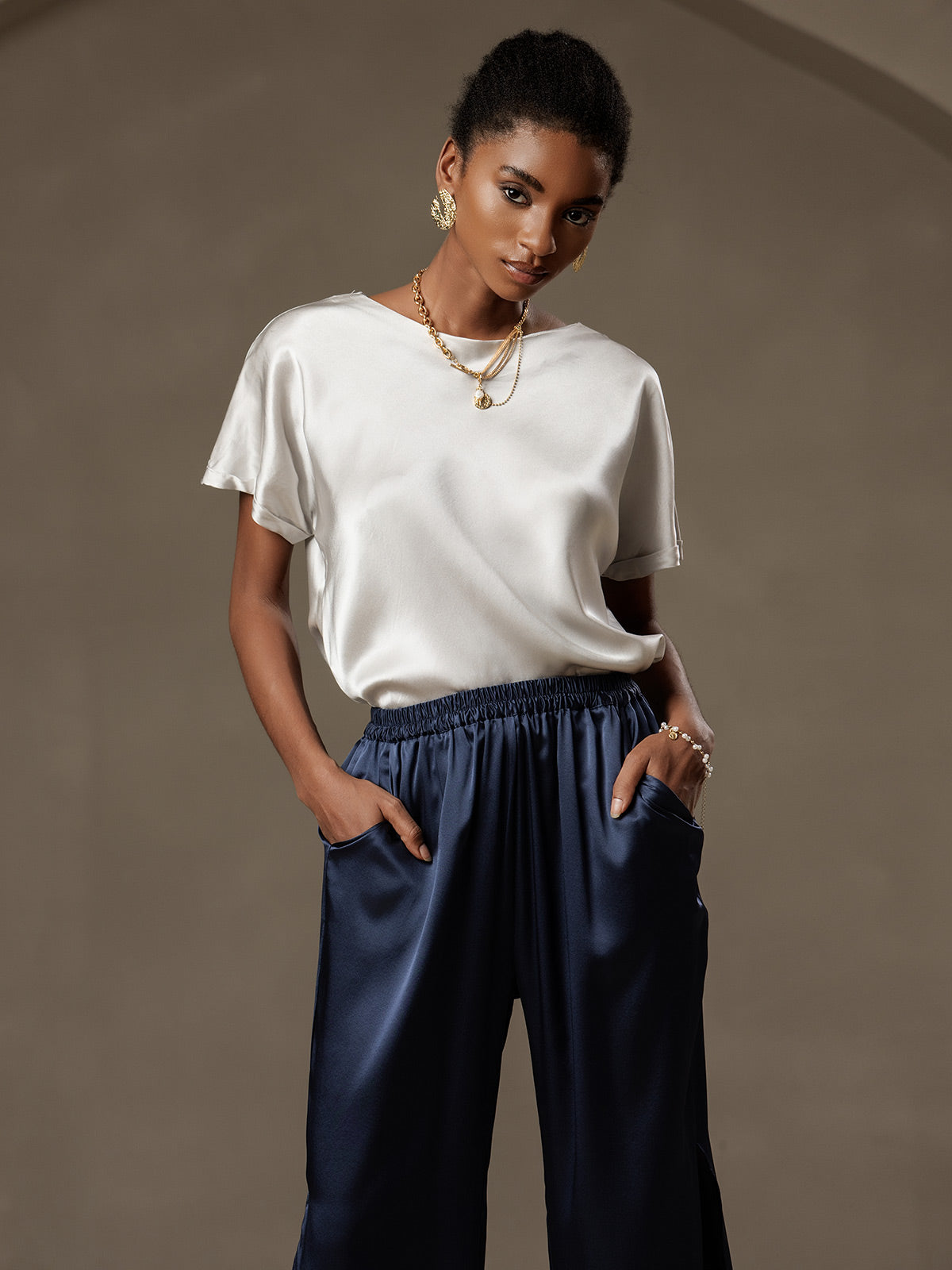 [رمادي فاتح] SilkSilky-SA 19Momme الحرير رقبة مستديرة تي شيرت نسائية 003,