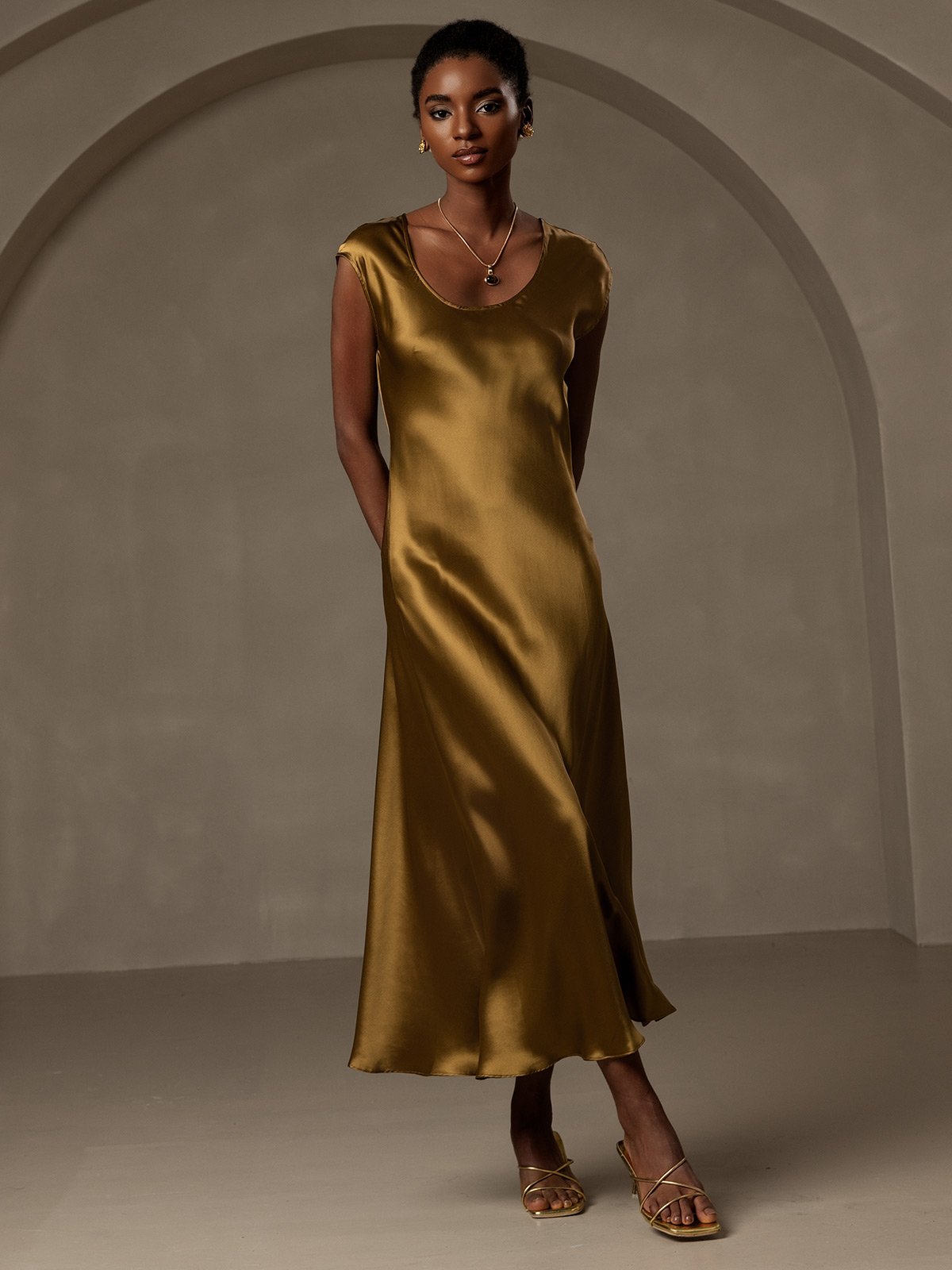 [بني] SilkSilky-SA 19Momme الحرير بدون أكمام رقبة مستديرة فساتين نسائية 007