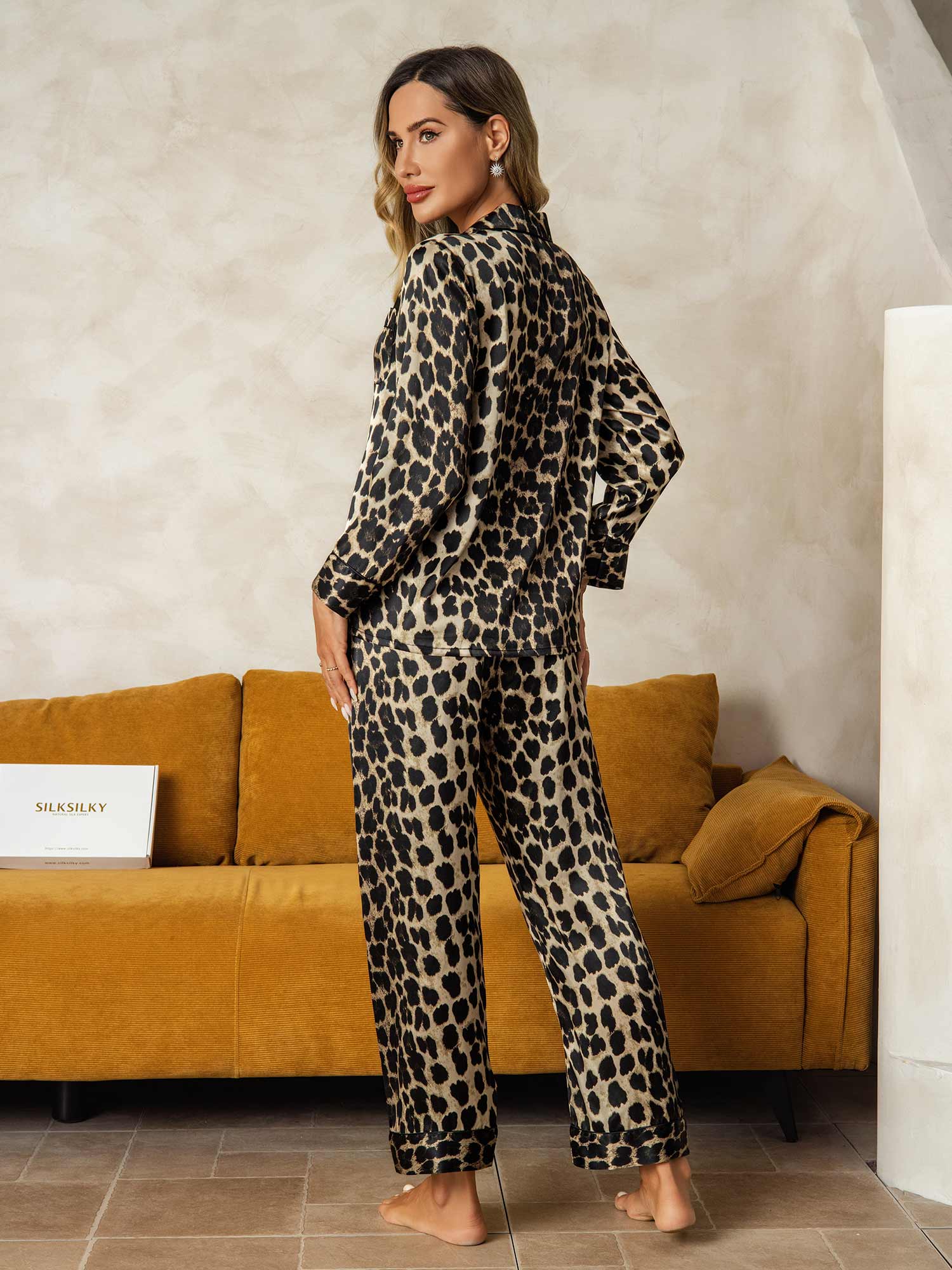 [فهد] SilkSilky-SA الحرير الخالص Womens Pajamas 002