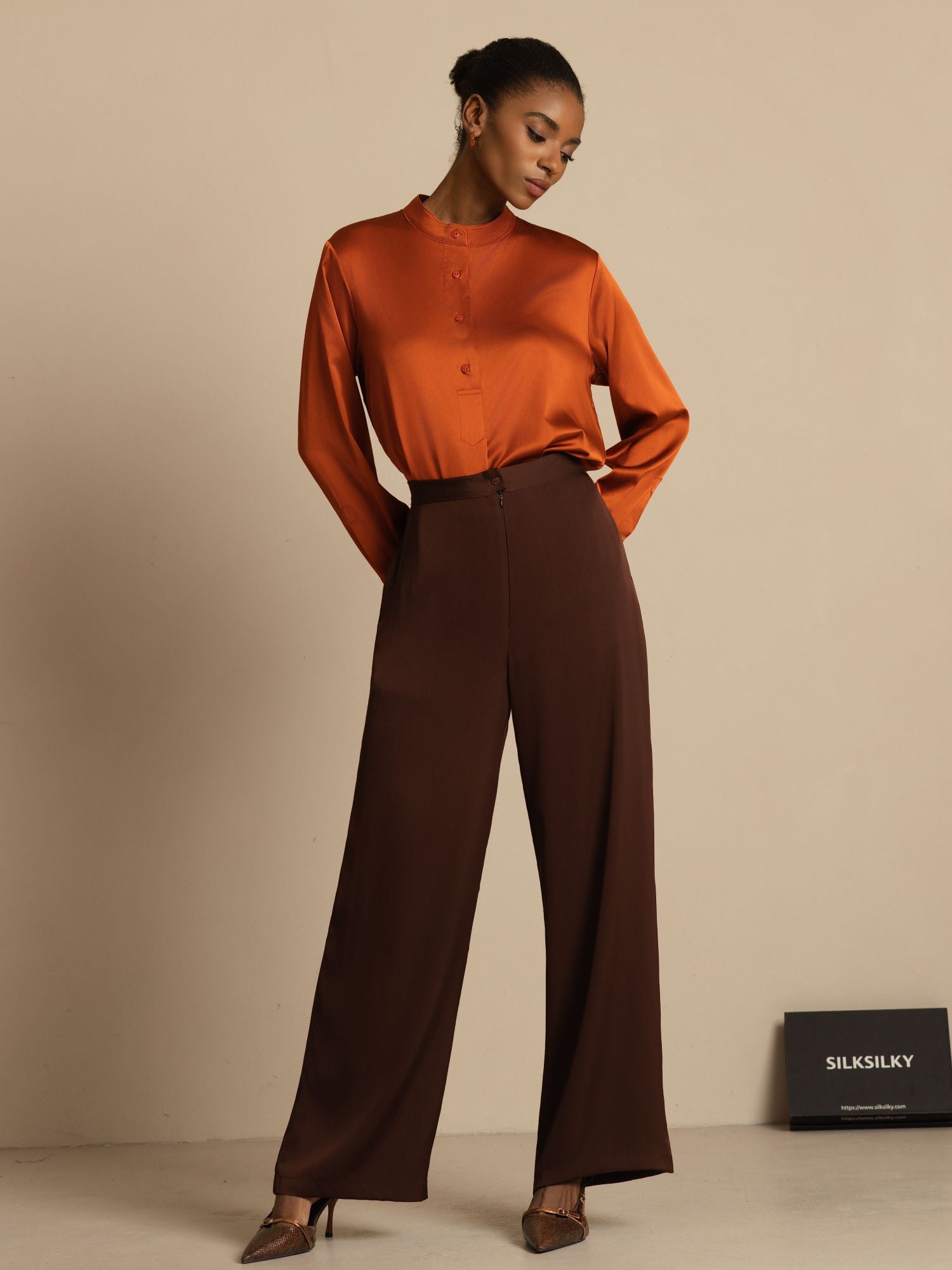 [الكراميل] SilkSilky-SA 19Momme الحرير الأكمام الطويلة ياقة القاع بلوزة 007