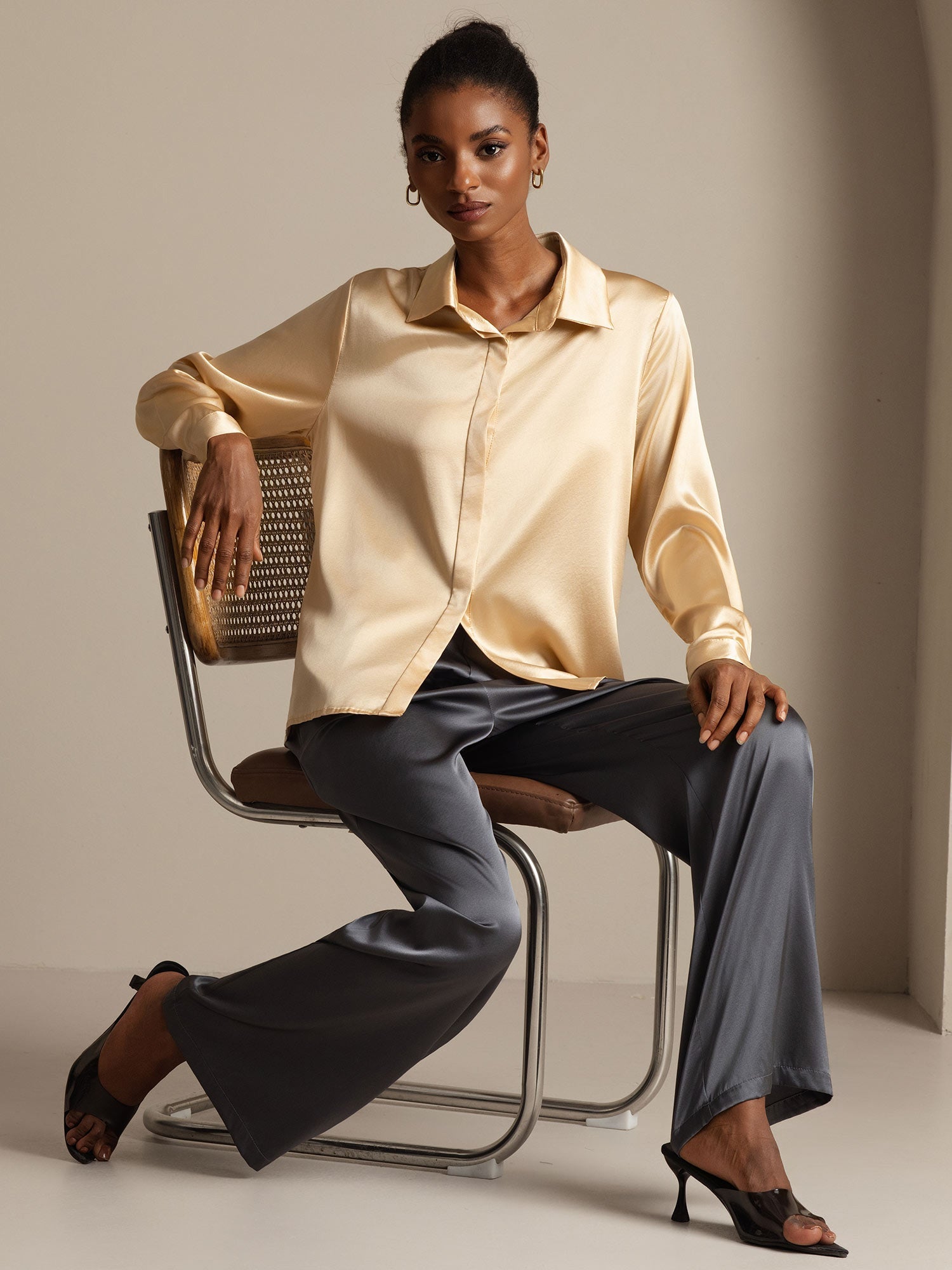 [شامبانيا] SilkSilky-SA 19Momme الحرير الأكمام الطويلة Lapel Collar بلايز نسائية 009