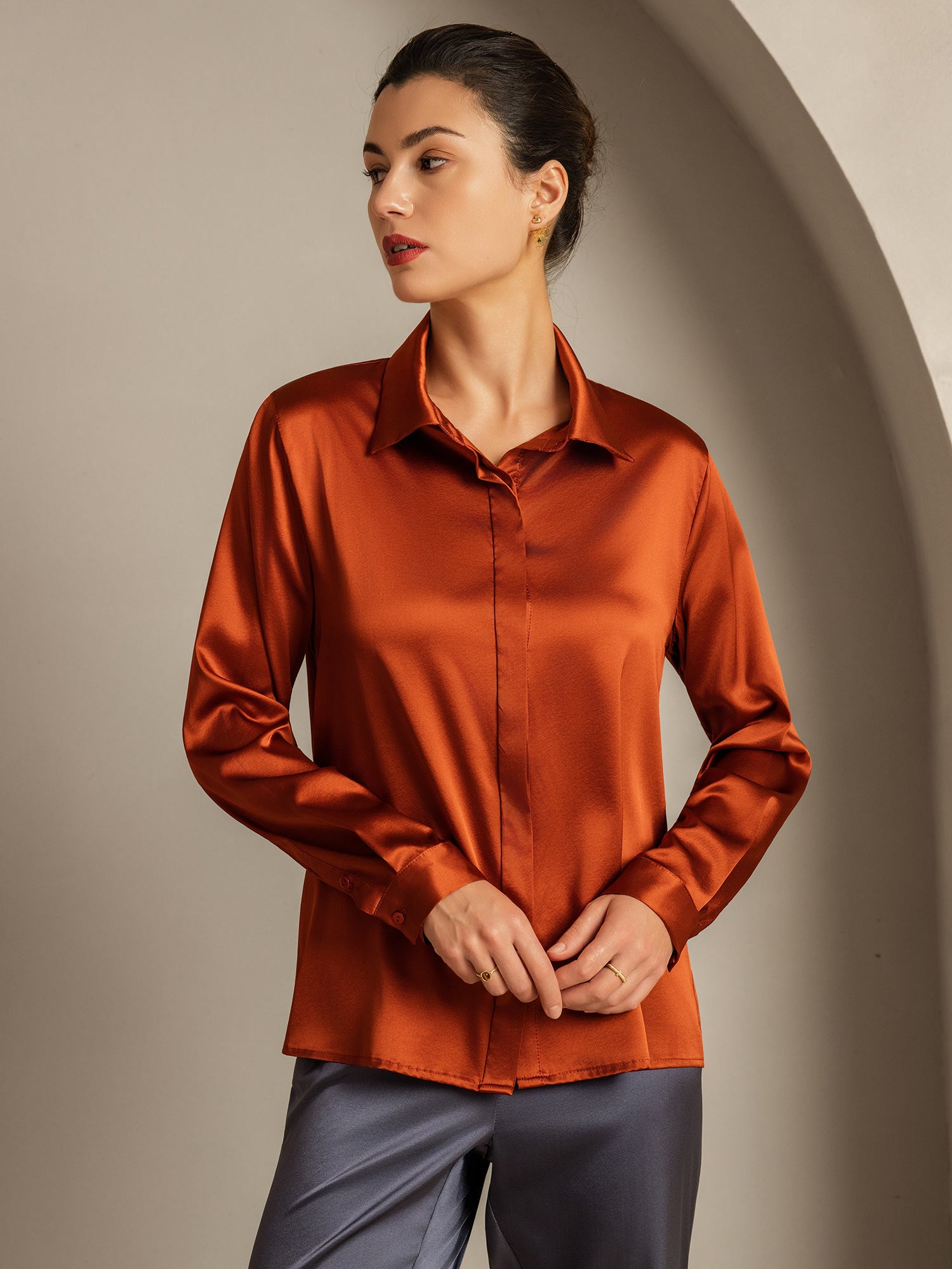 [الكراميل] SilkSilky-SA 19Momme الحرير Lapel Collar بلايز نسائية 001