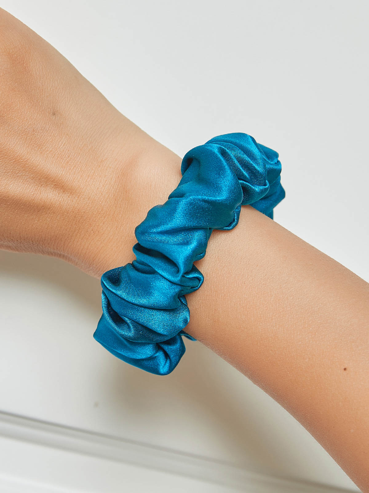 SilkSilky-SA-19Momme-الحرير-الخالص-Scrunchie-المياه-الخضراء-001