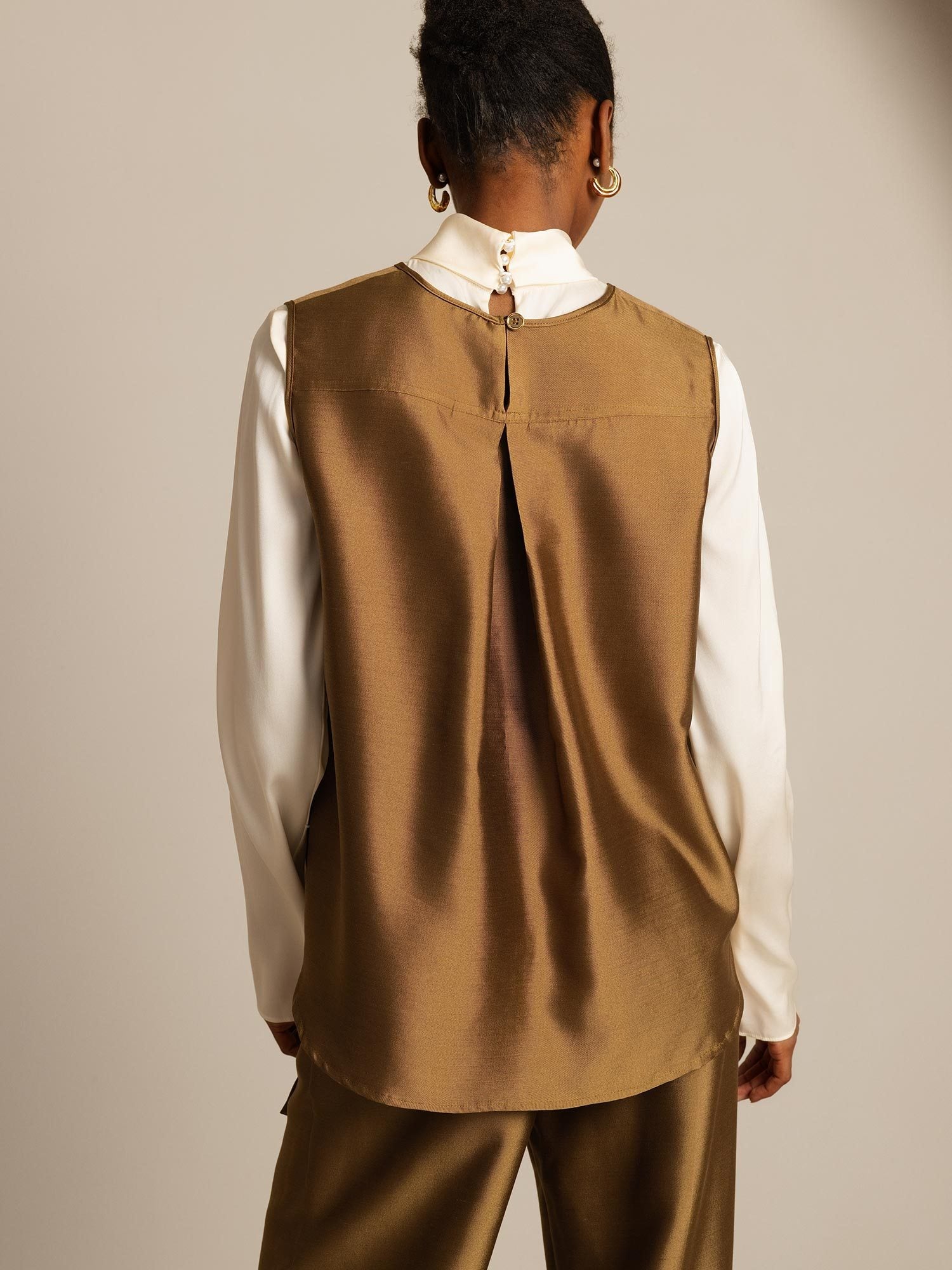 [برونزي] SilkSilky-SA 32Momme الحرير Womens Vest 002,