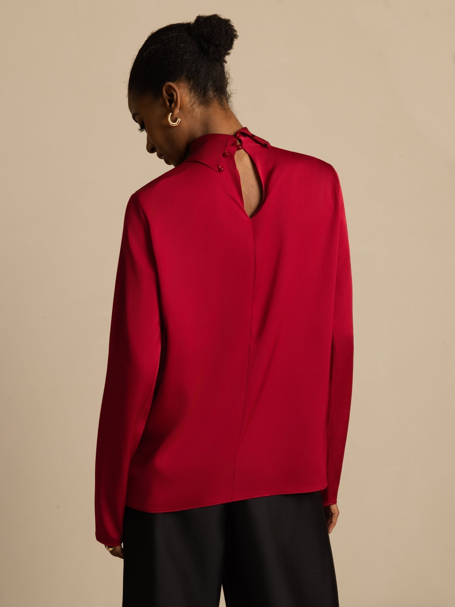 [خمر] SilkSilky-SA 19Momme الحرير الأكمام الطويلة ياقة مدورة تي شيرت نسائية 003