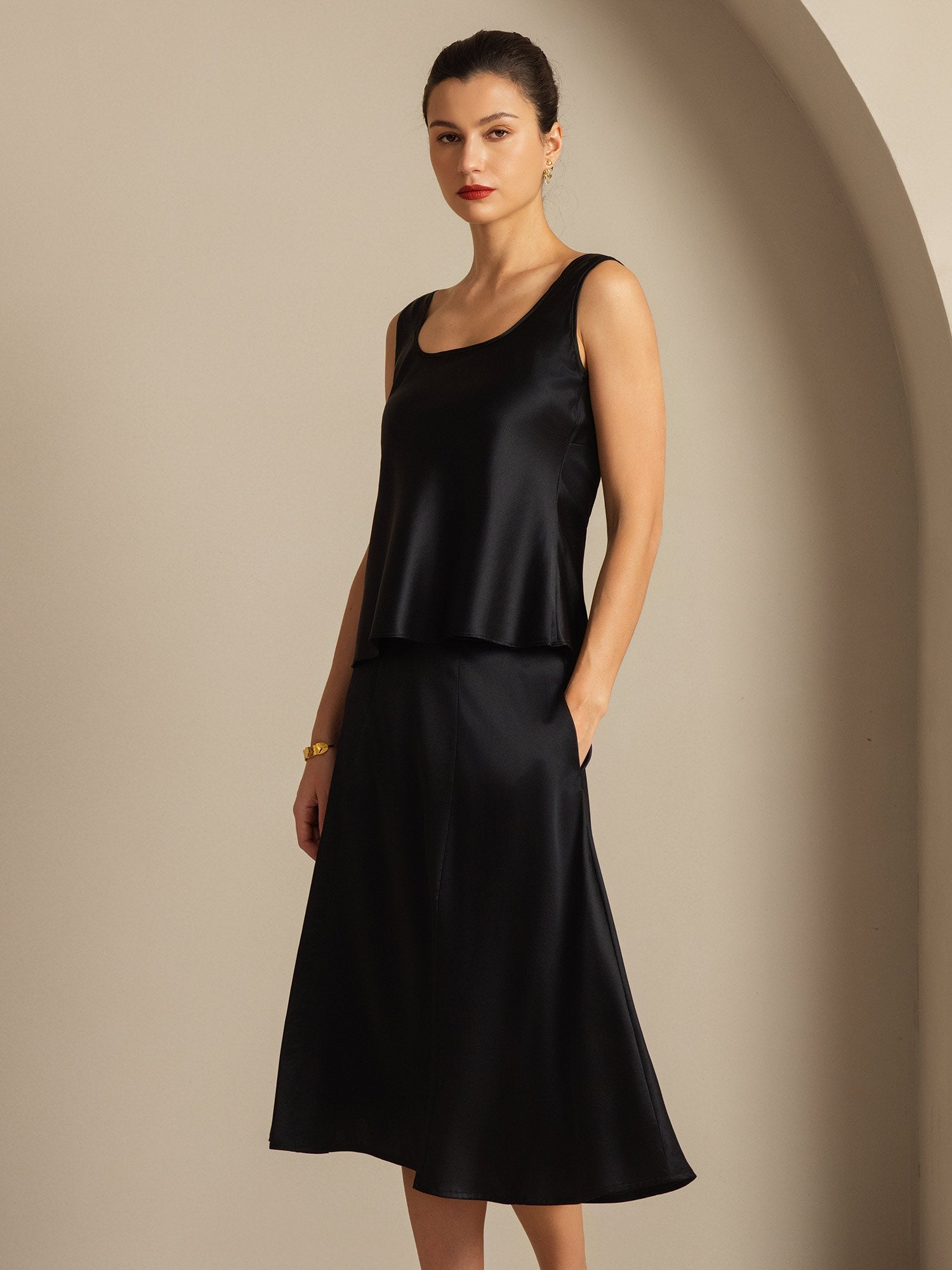 [أسود] SilkSilky-SA 19Momme الحرير رقبة على شكل حرف U كامي 004,