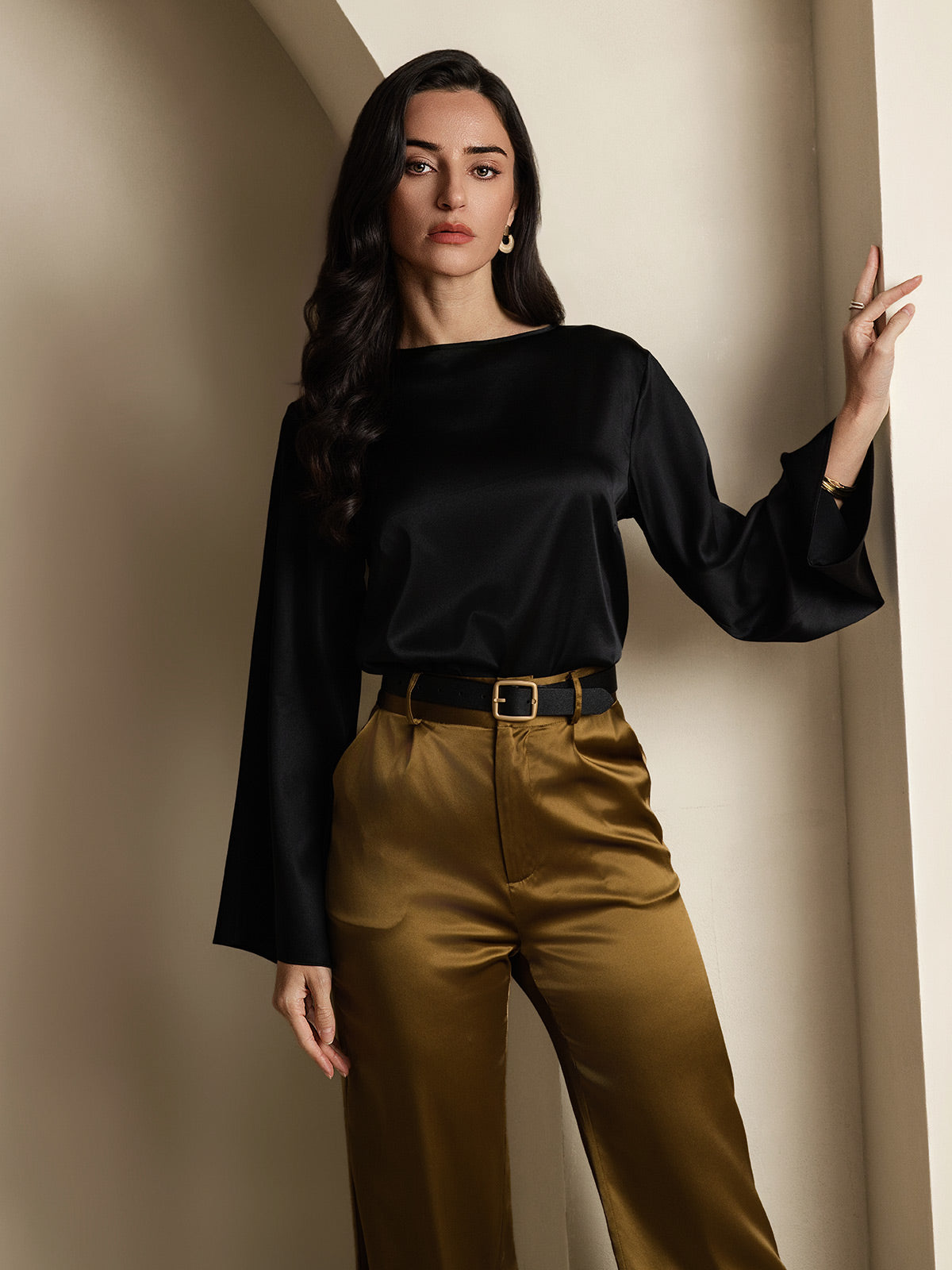 [أسود] SilkSilky-SA 19Momme الحرير رقبة مستديرة تي شيرت نسائية 004,