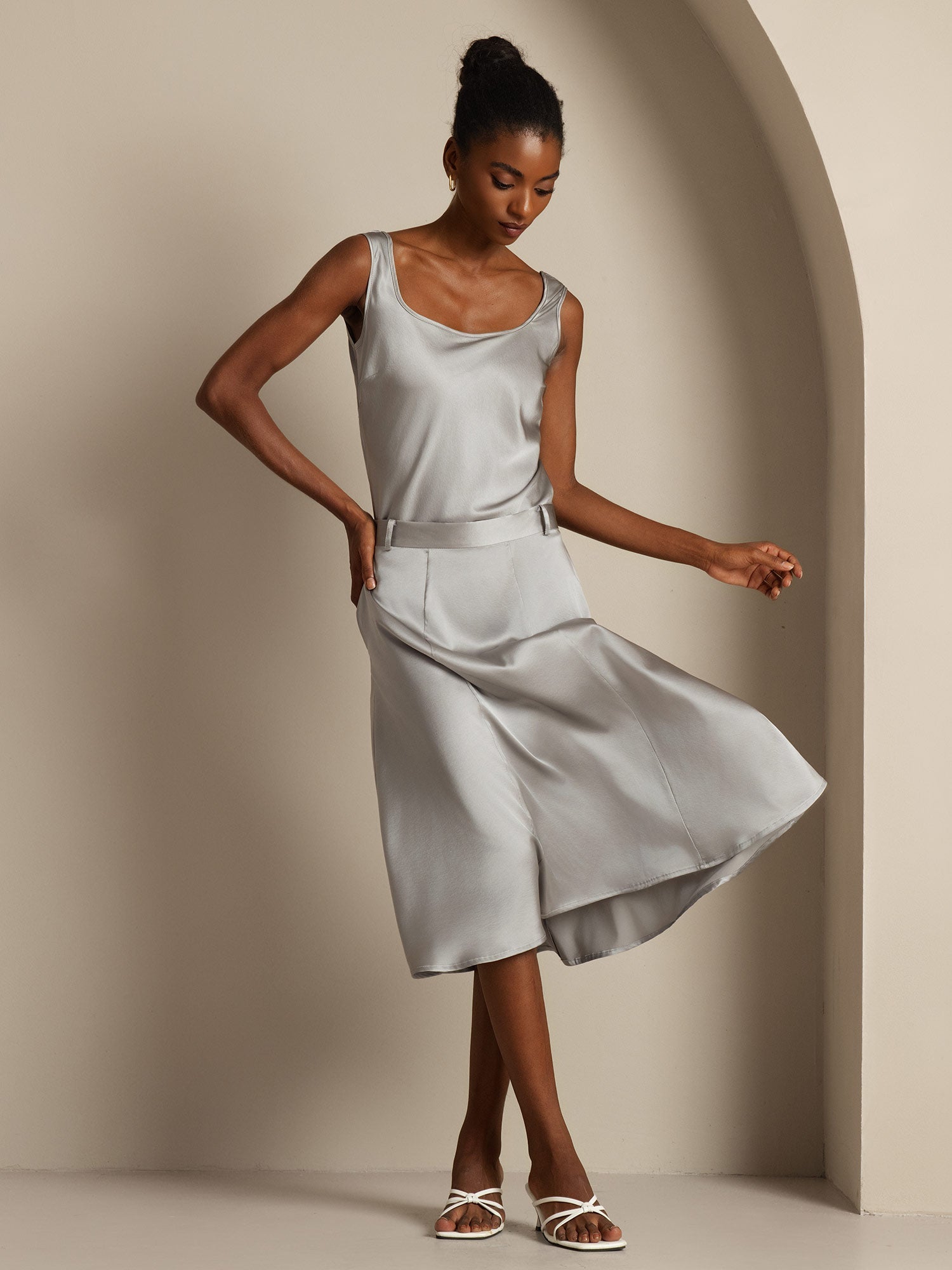 [رمادي غريفين‎] SilkSilky-SA 19Momme الحرير رقبة على شكل حرف U كامي 006,