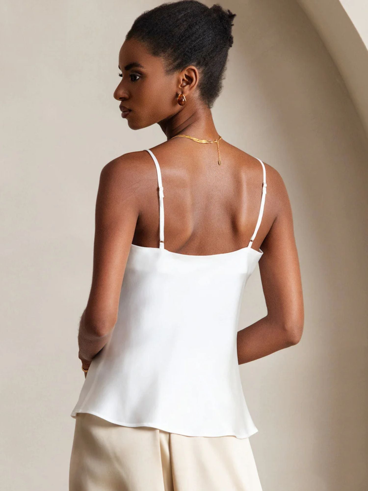 [أبيض] SilkSilky-SA Spaghetti Strap V Neck كامي 002