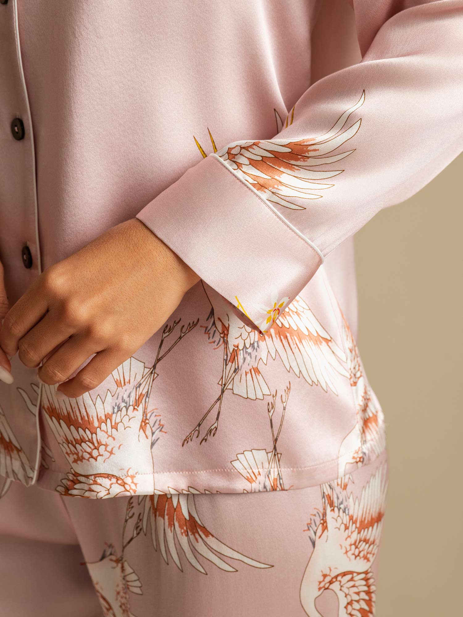 [لون القرنفل] SilkSilky-SA 19Momme الأكمام الطويلة طوق ذو فتحة طقم بيجامة نسائي 005