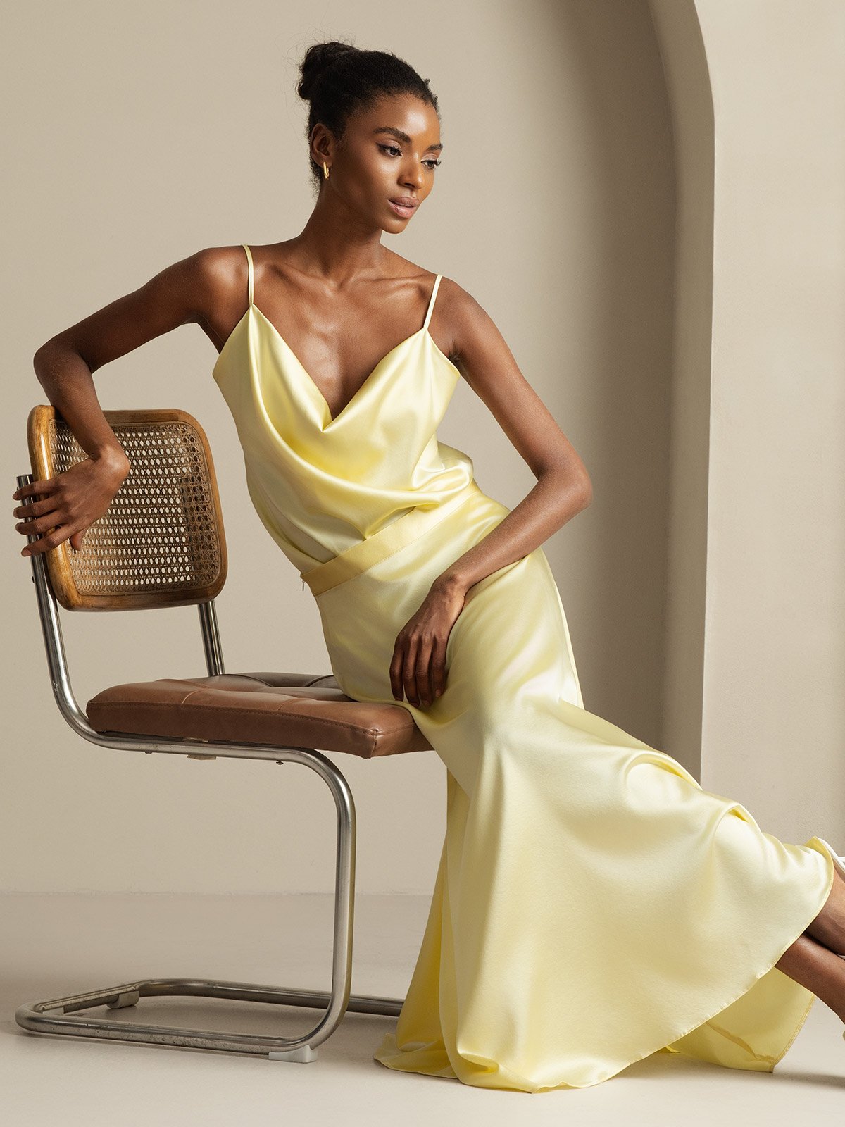 [أصفر فاتح] SilkSilky-SA 19Momme الحرير فتحة عنق بثنيات ملفوفة Women''s Outfit Sets 007,