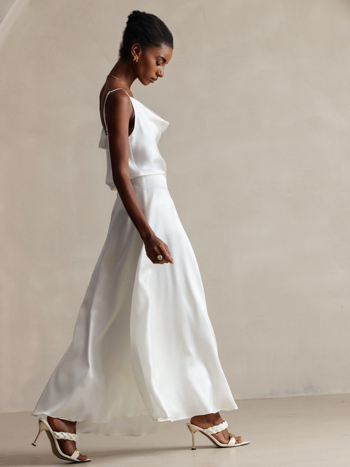 [أبيض] SilkSilky-SA 19Momme الحرير فتحة عنق بثنيات ملفوفة كامي 005