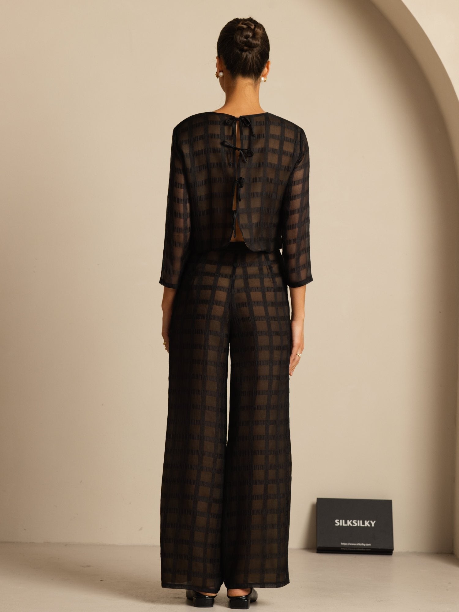 [أسود] SilkSilky-SA الحرير الخالص الأكمام الطويلة رقبة مستديرة Women''s Outfit Sets 002