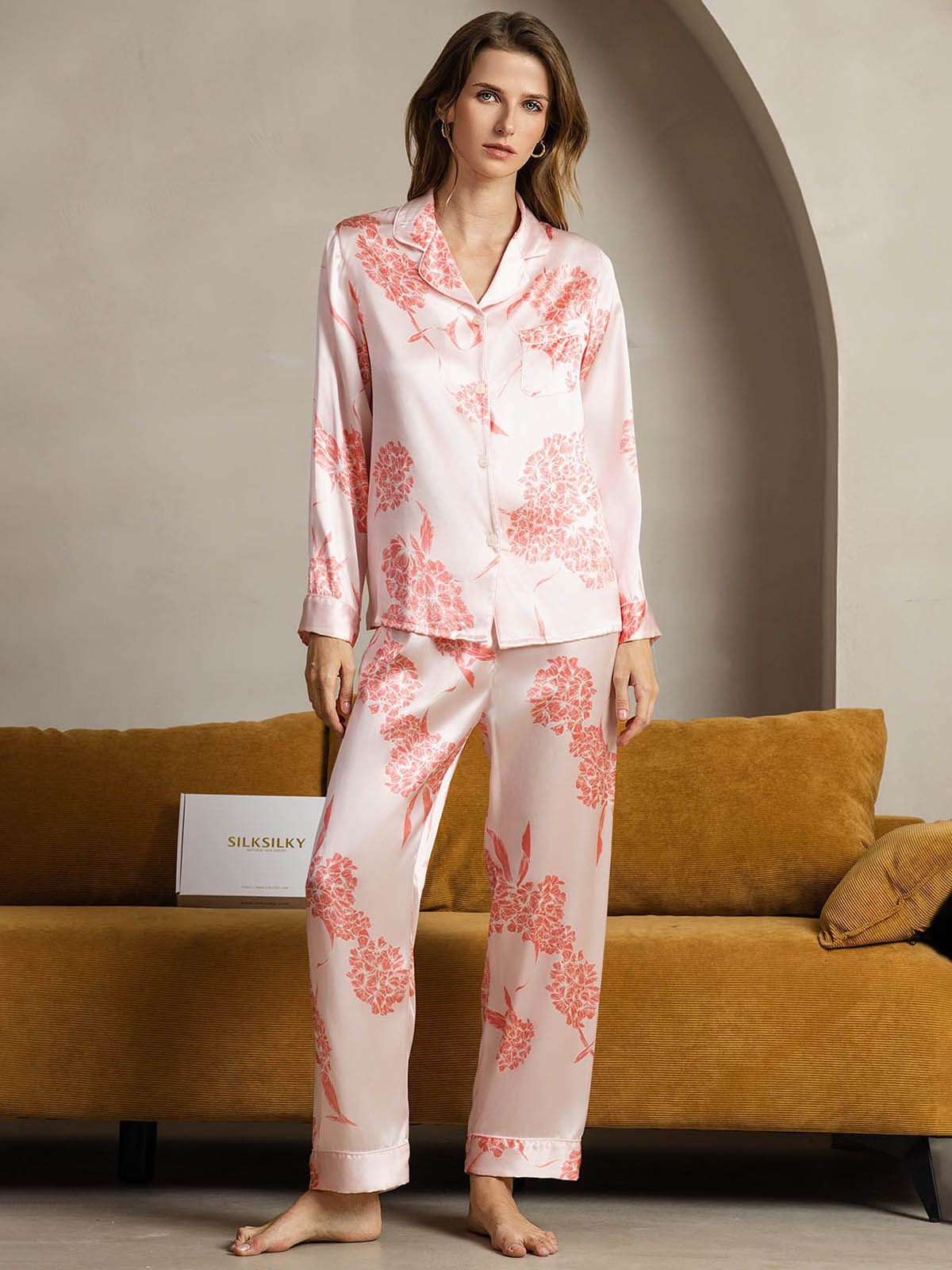 [زهور مرجانية] SilkSilky-SA الحرير الخالص Womens Pajamas 001
