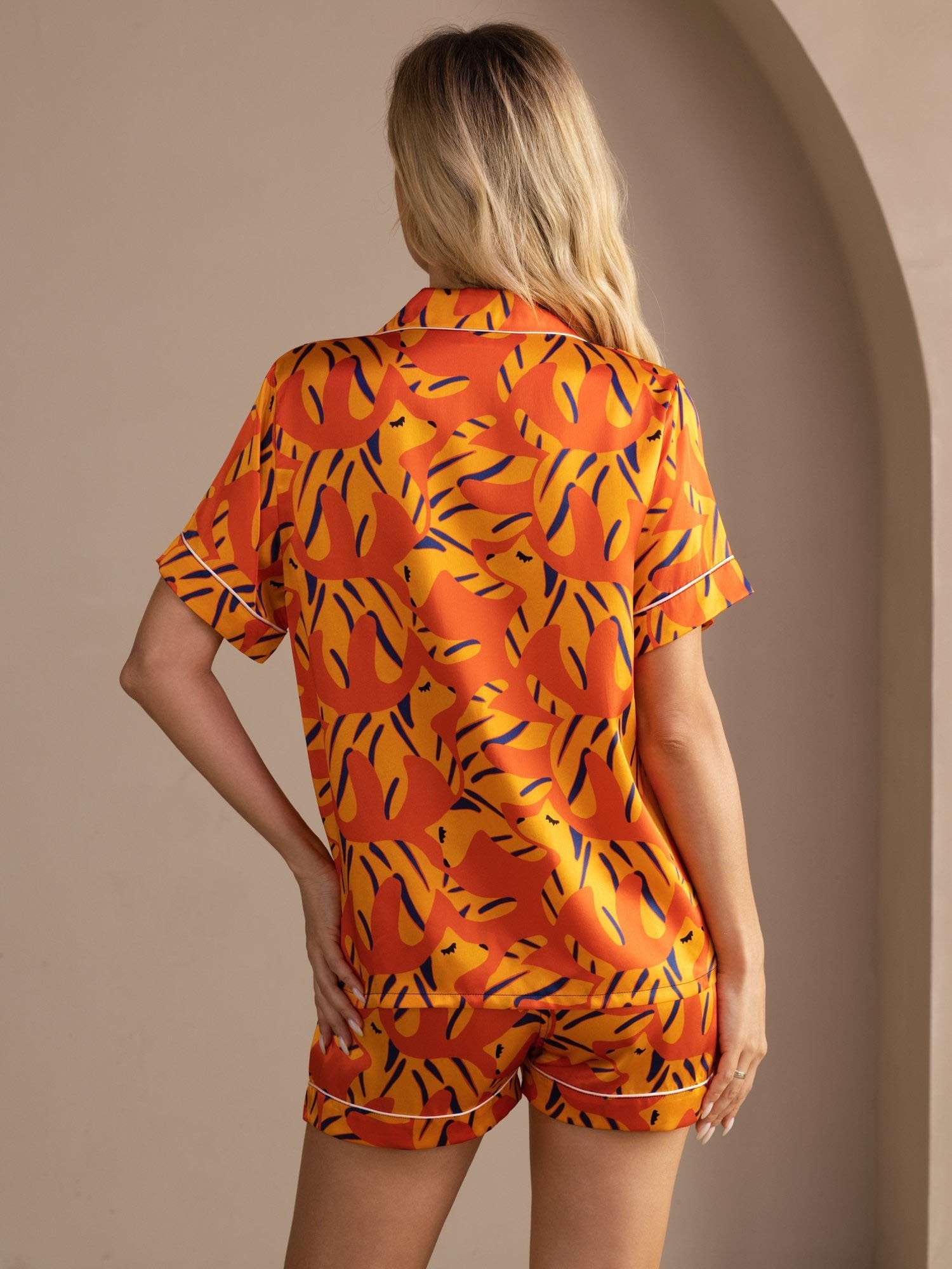 [كلب برتقالي] SilkSilky-SA Short Sleeve Lapel Collar طقم بيجامة نسائي 002