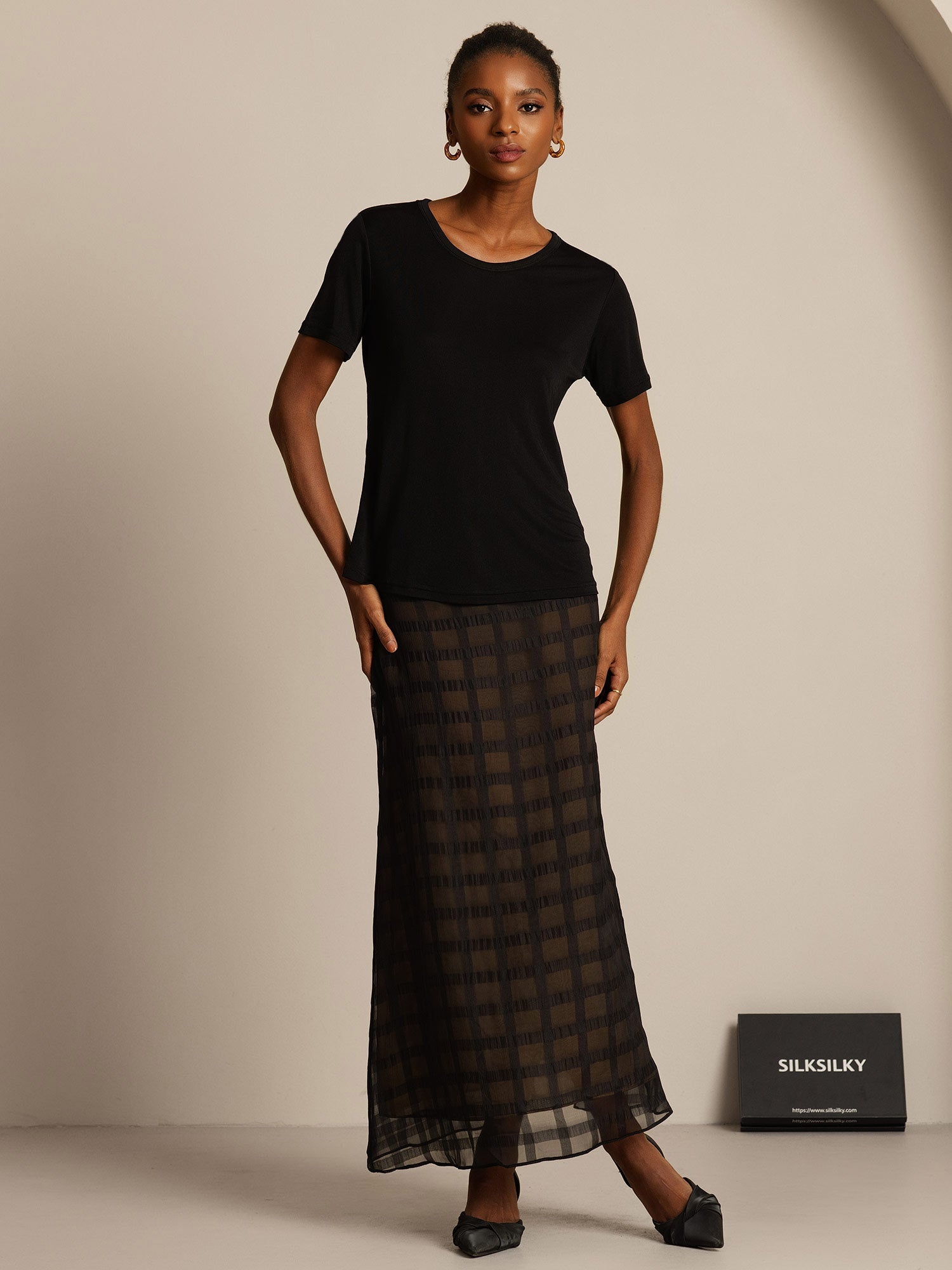 [أسود] SilkSilky-SA محبوك الحرير رقبة مستديرة تي شيرت نسائية 007,