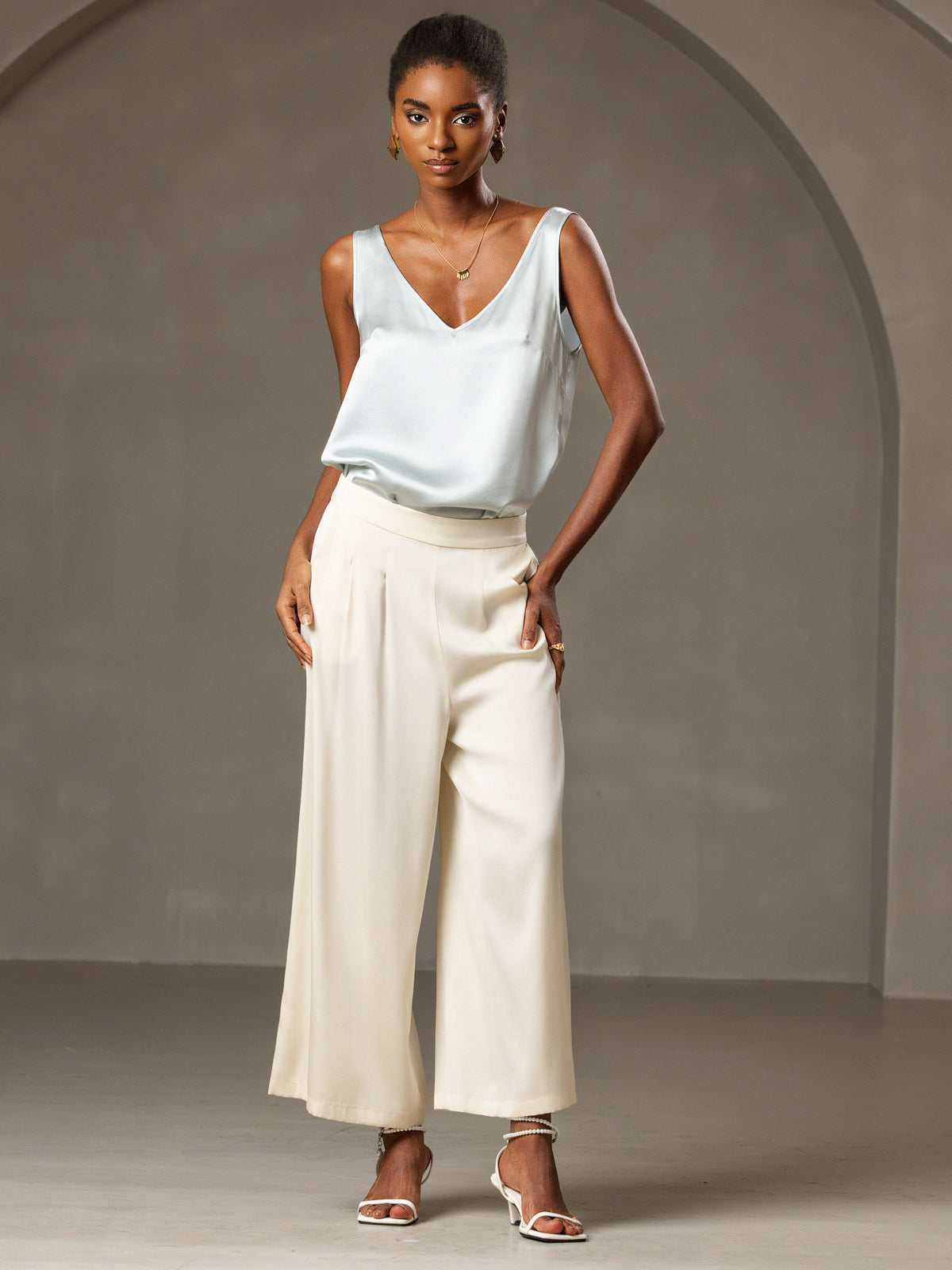 [أزرق فاتح] SilkSilky-SA 19Momme الحرير رقبة على شكل حرف V كامي 007,