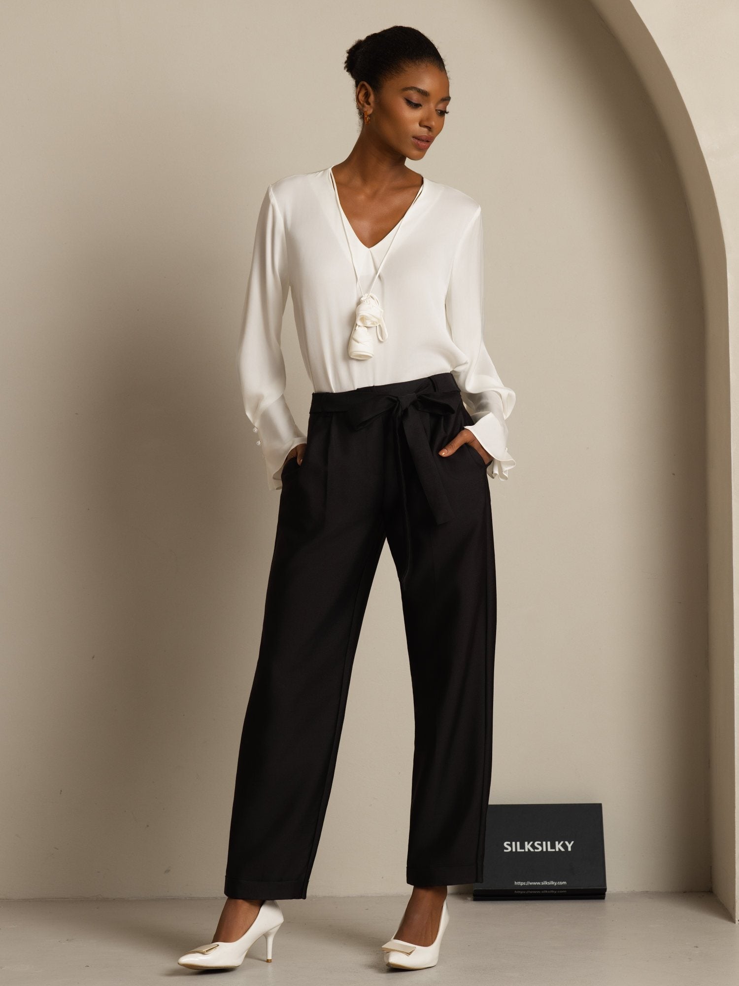 [أبيض] SilkSilky-SA 19Momme الحرير الأكمام الطويلة رقبة على شكل حرف V بلوزة 007