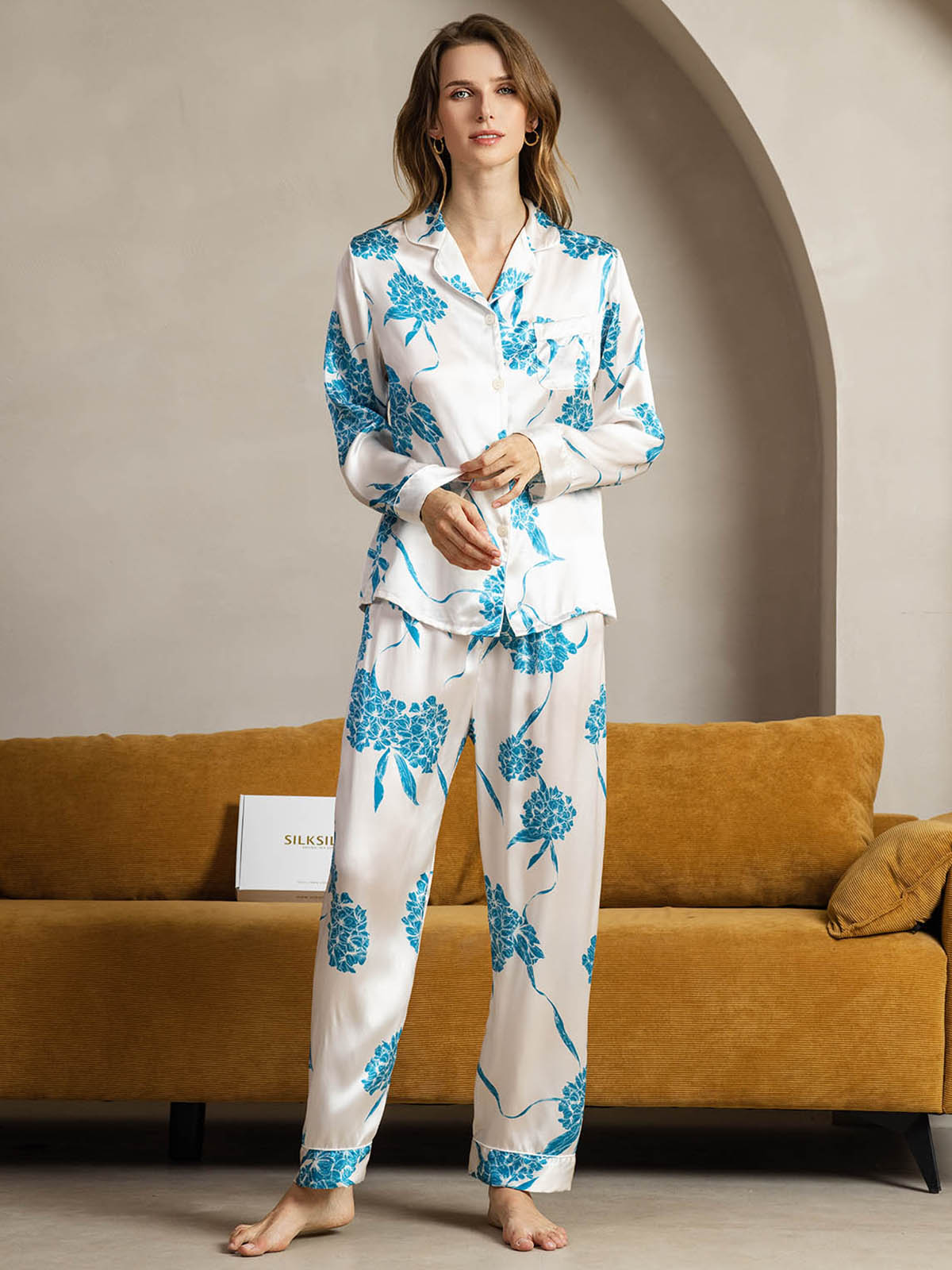[أزهار زرقاء] SilkSilky-SA الحرير الخالص Womens Pajamas 003