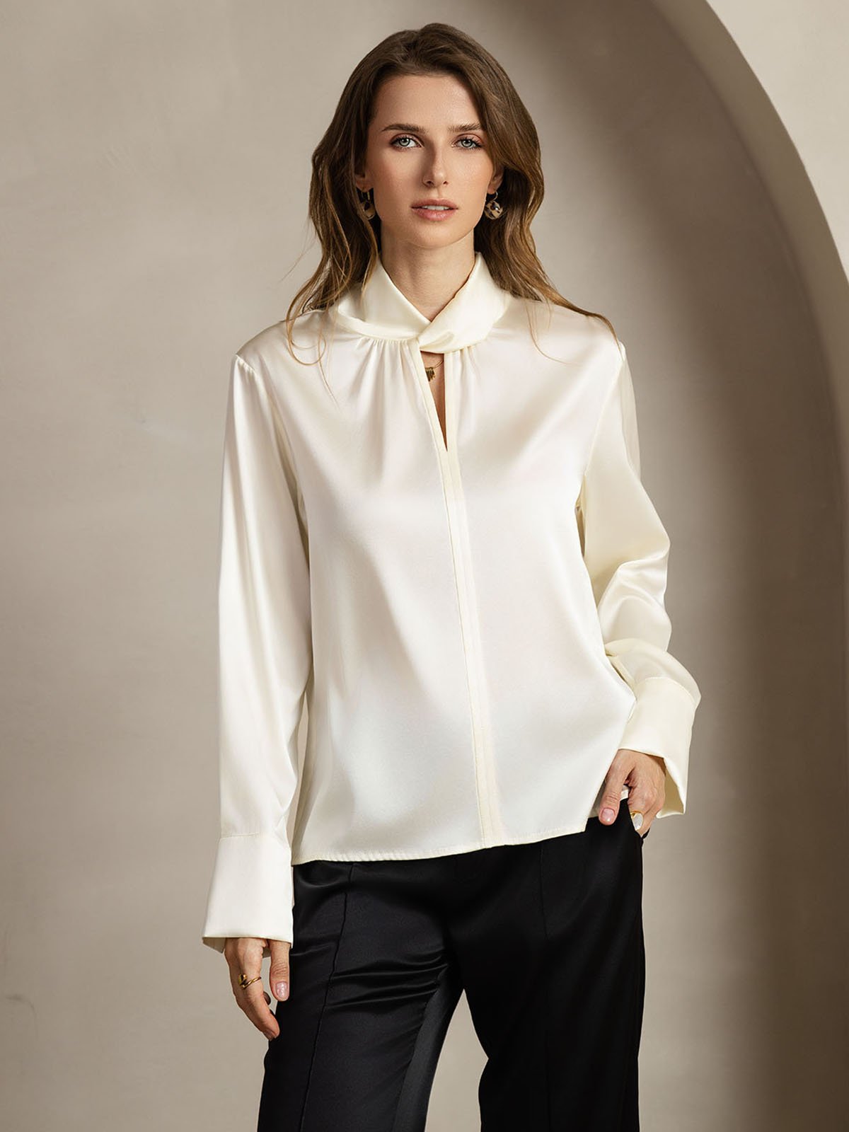 [عاج] SilkSilky-SA Long Sleeve Keyhole Neck بلوزات نسائية 001