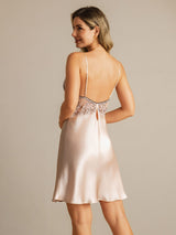 [لون القرنفل] SilkSilky-SA Sleeveless Deep V Neck باس النوم 002