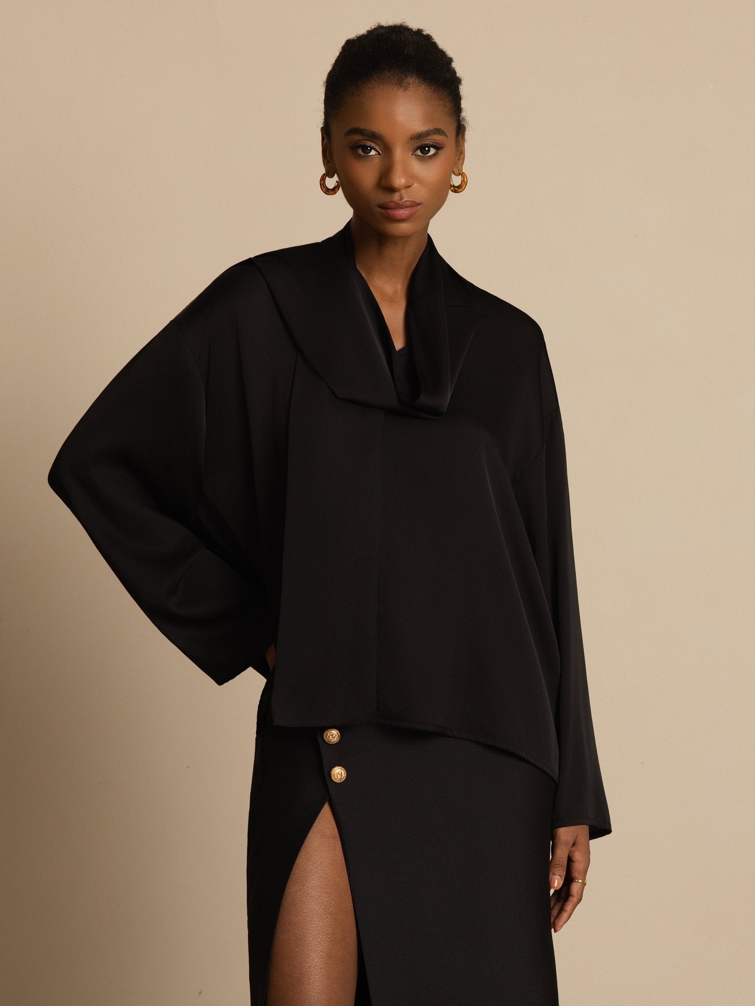 [أسود] SilkSilky-SA 19Momme الحرير الأكمام الطويلة رقبة على شكل حرف V بلوزة 001