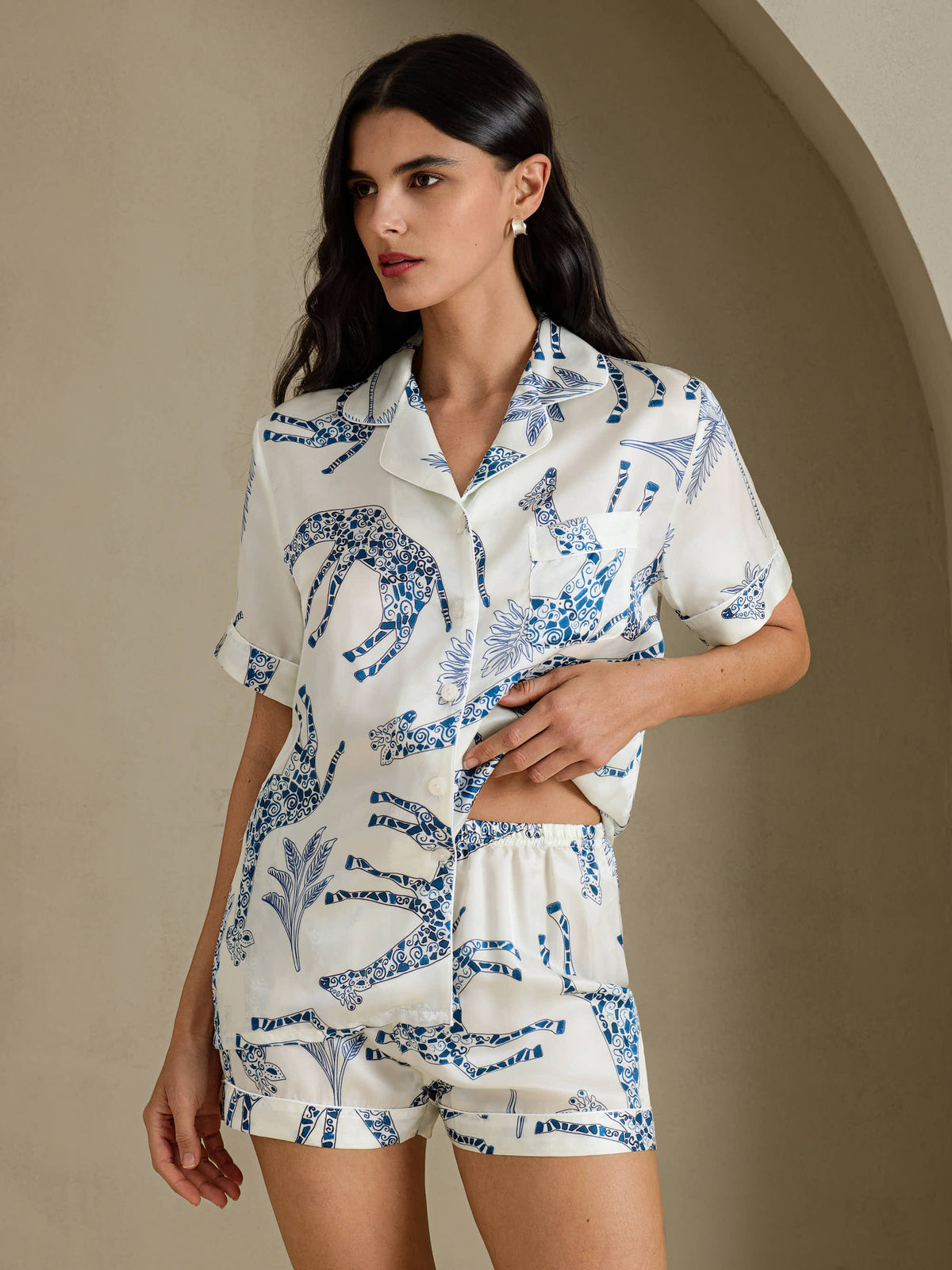 [زرافة بيضاء] SilkSilky-SA Short Sleeve Notch Collar طقم بيجامة نسائي 001