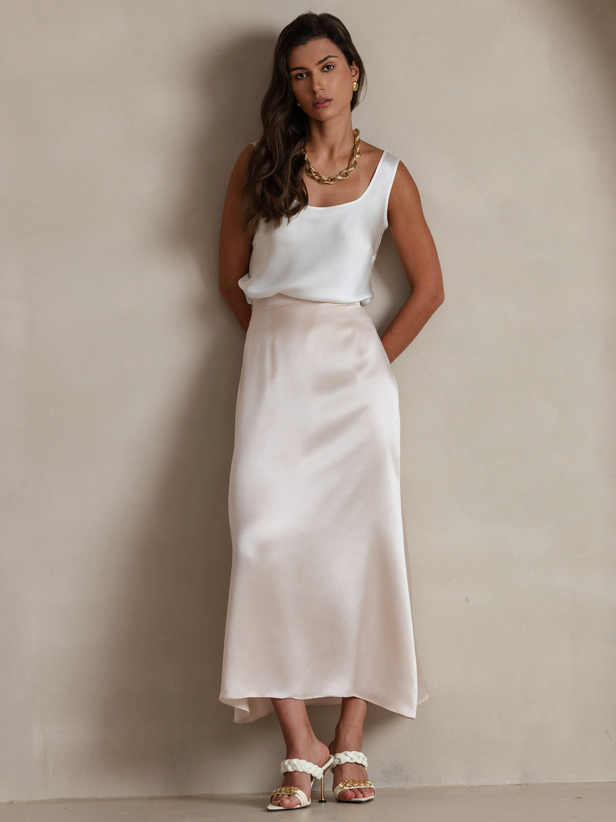 [أبيض] SilkSilky-SA 19Momme الحرير رقبة على شكل حرف U كامي 007,