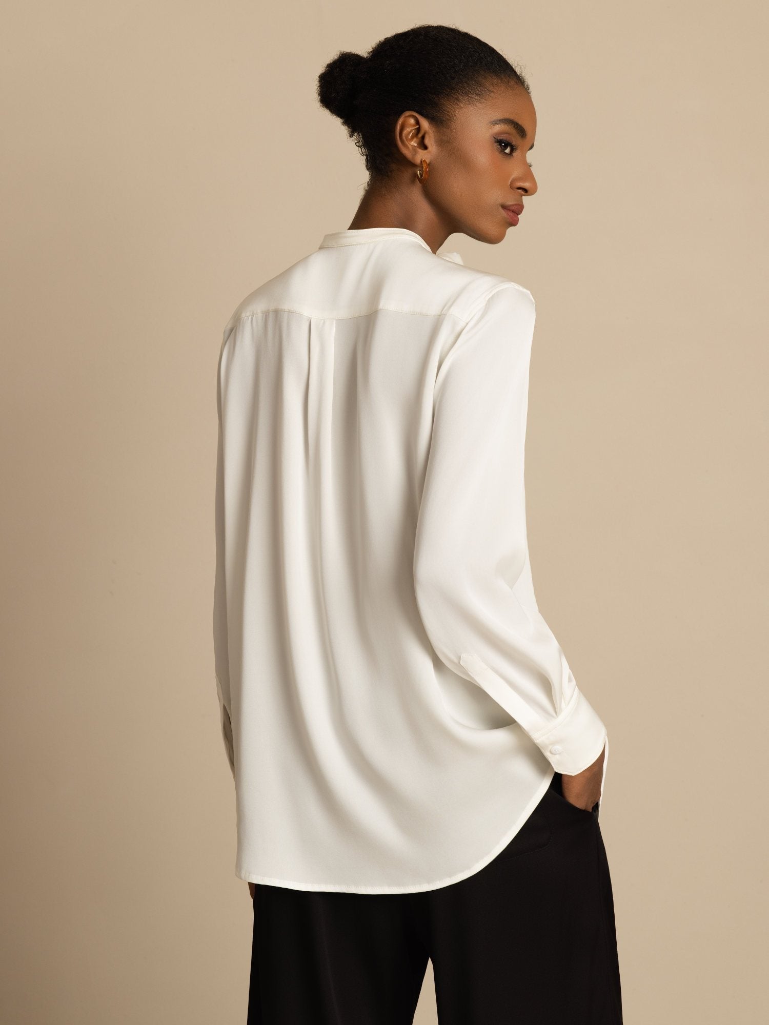 [أبيض] SilkSilky-SA 19Momme الحرير الأكمام الطويلة ياقة القاع بلوزة 002