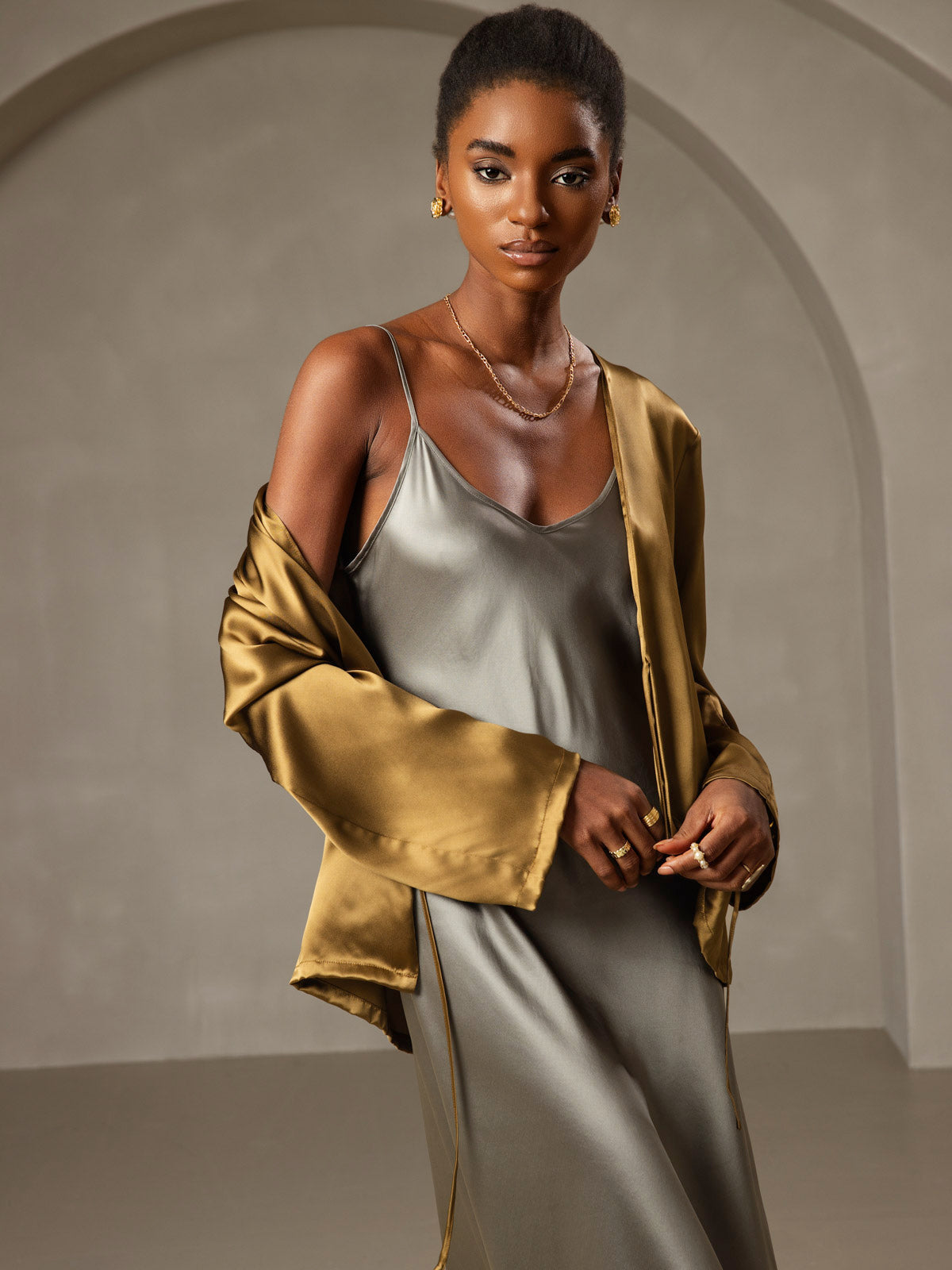 [أخضر] SilkSilky-SA الحرير الخالص رقبة مستديرة باس النوم 002,