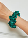 SilkSilky-SA-19Momme-الحرير-الخالص-Scrunchie-أخضر-غامق-001