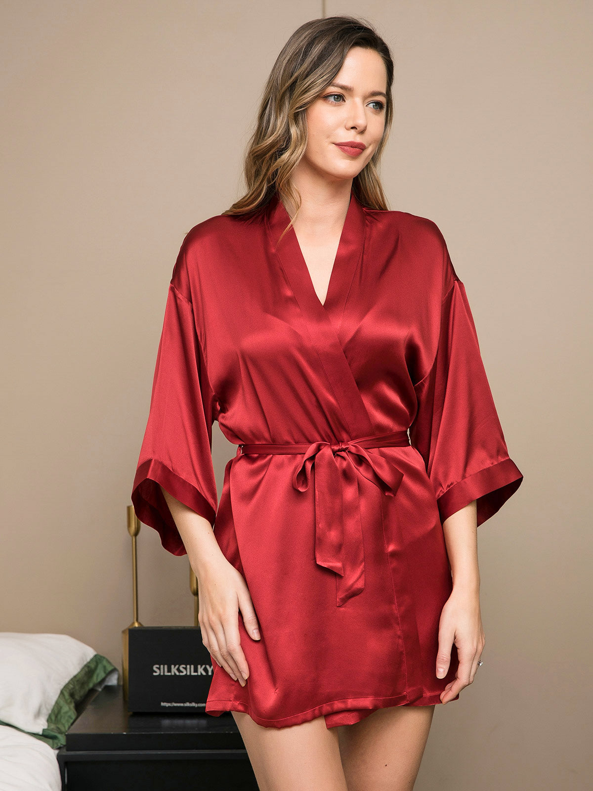 [خمر] SilkSilky-SA الحرير الخالص نصف الأكمام Womens Robe 004