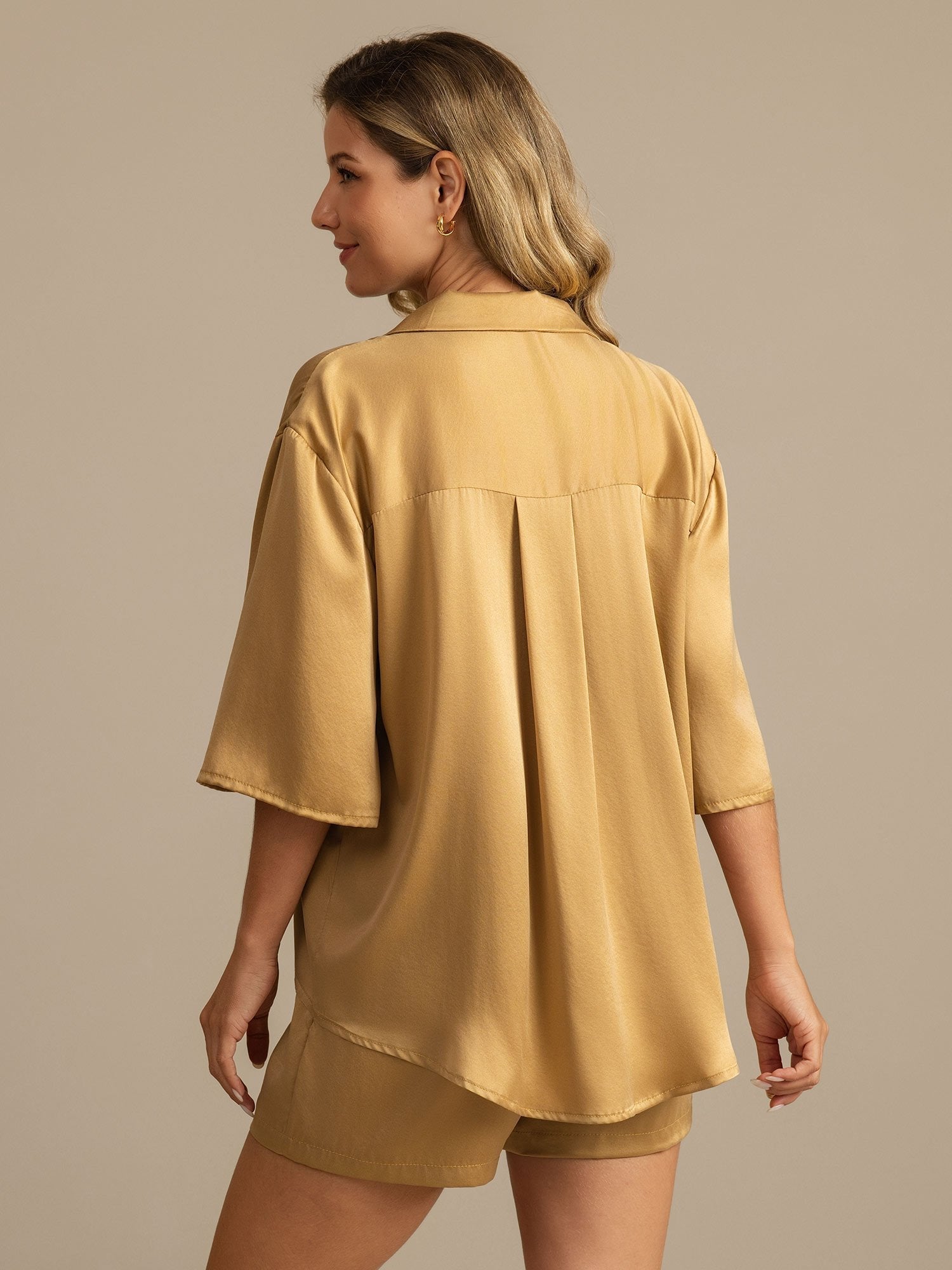 [تان (بني فاتح)] SilkSilky-SA 19Momme الحرير الخالص نصف الأكمام Notch Collar طقم بيجامة نسائي 002