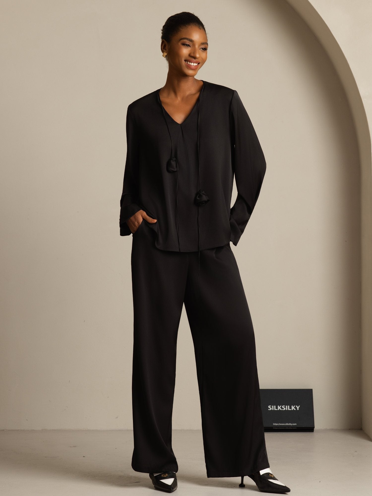 [أسود] SilkSilky-SA 19Momme الحرير الأكمام الطويلة رقبة على شكل حرف V بلوزة 006