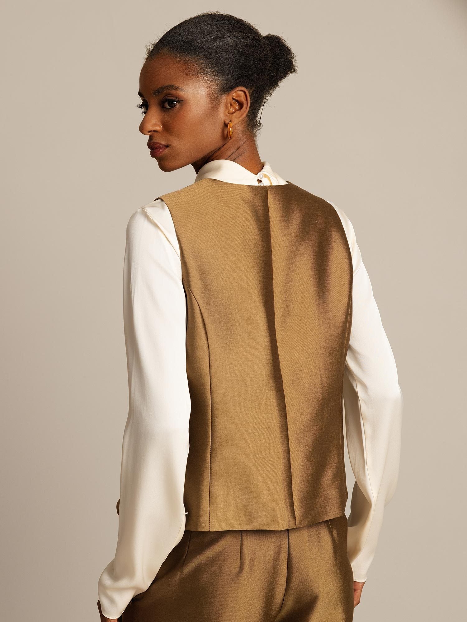 [برونزي] SilkSilky-SA 32Momme الحرير Womens Vest 002,