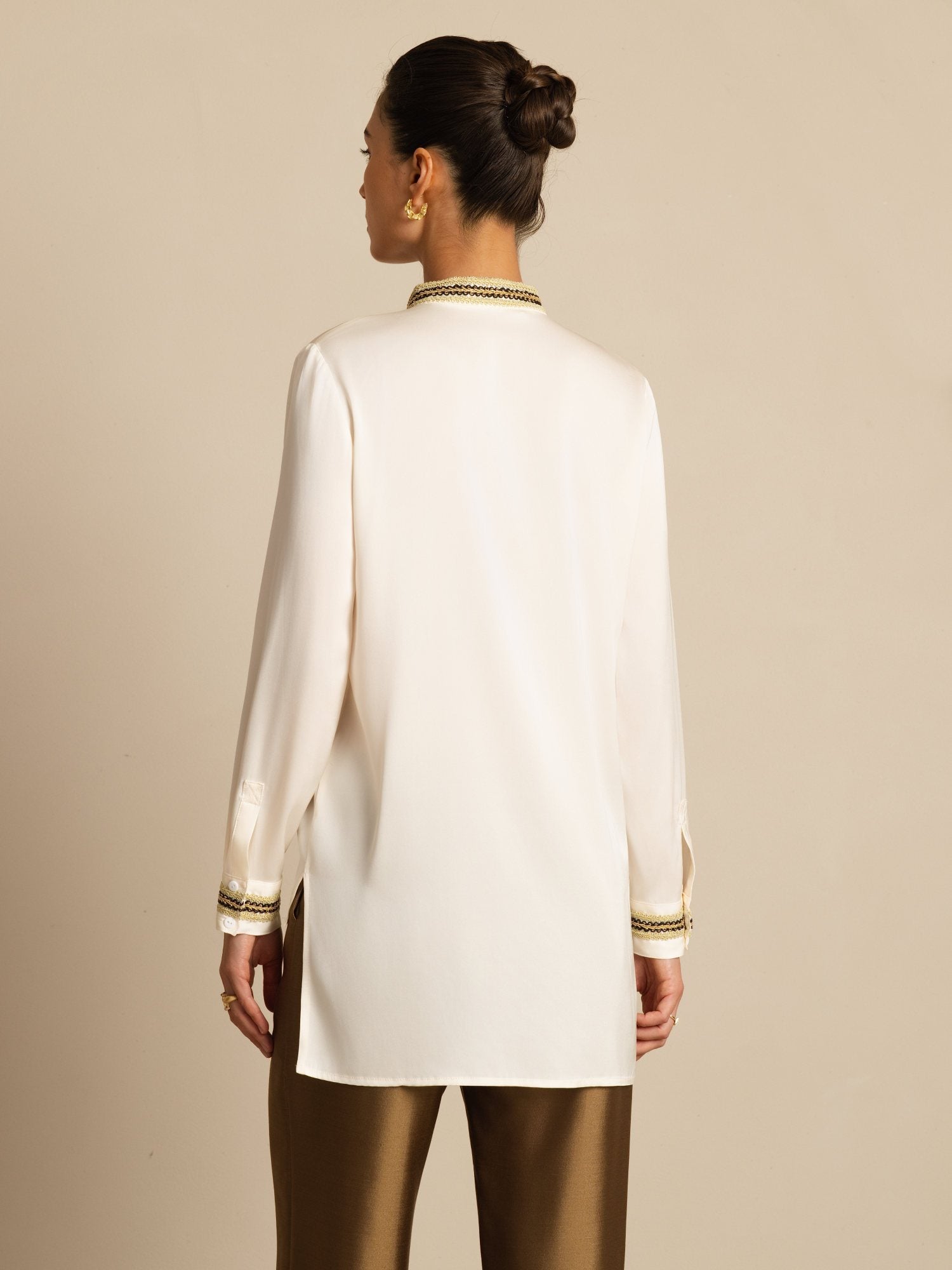 [لؤلؤة البحر] SilkSilky-SA 19Momme الحرير الأكمام الطويلة ياقة القاع بلوزة 002