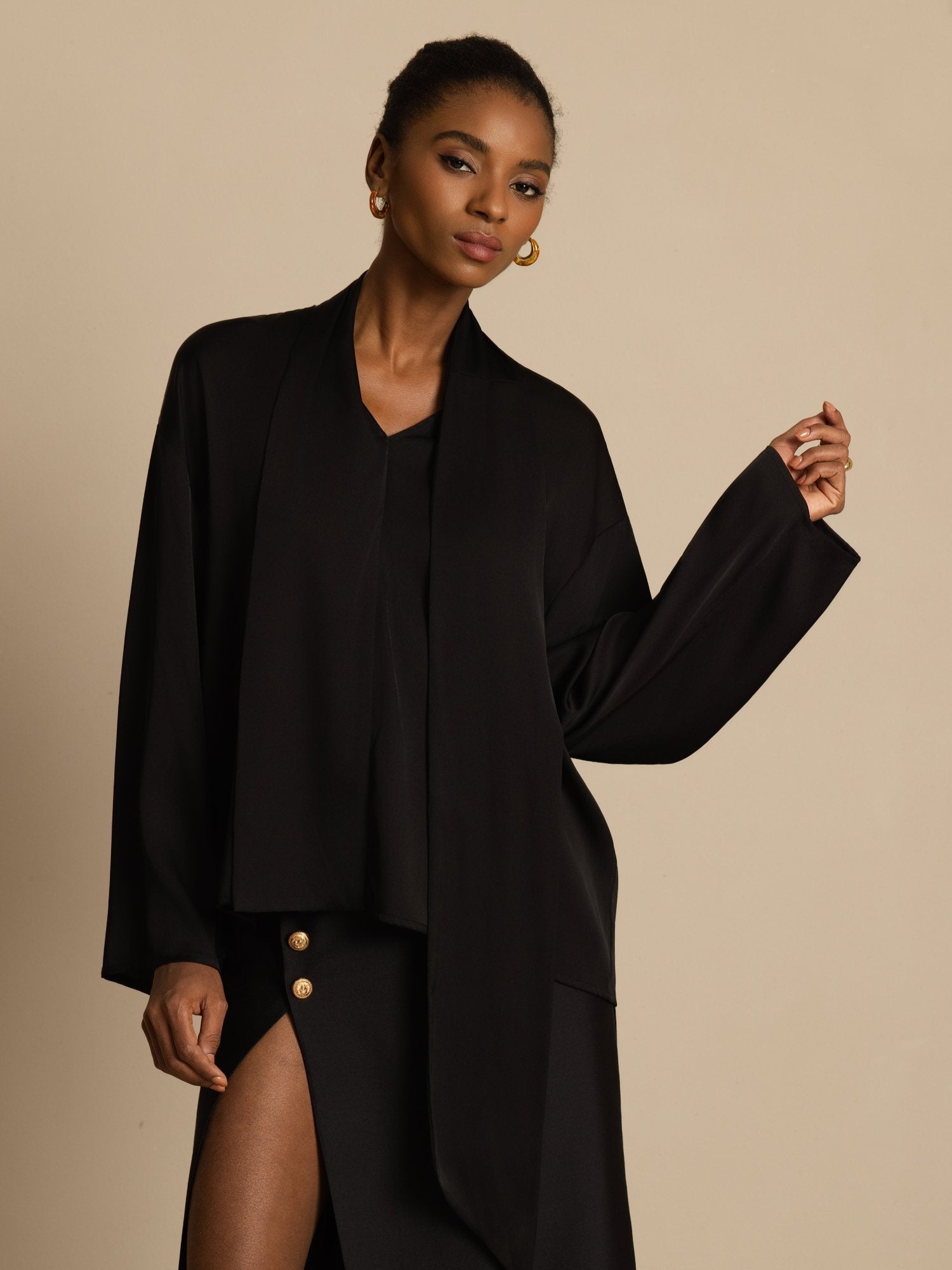 [أسود] SilkSilky-SA 19Momme الحرير الأكمام الطويلة رقبة على شكل حرف V بلوزة 004