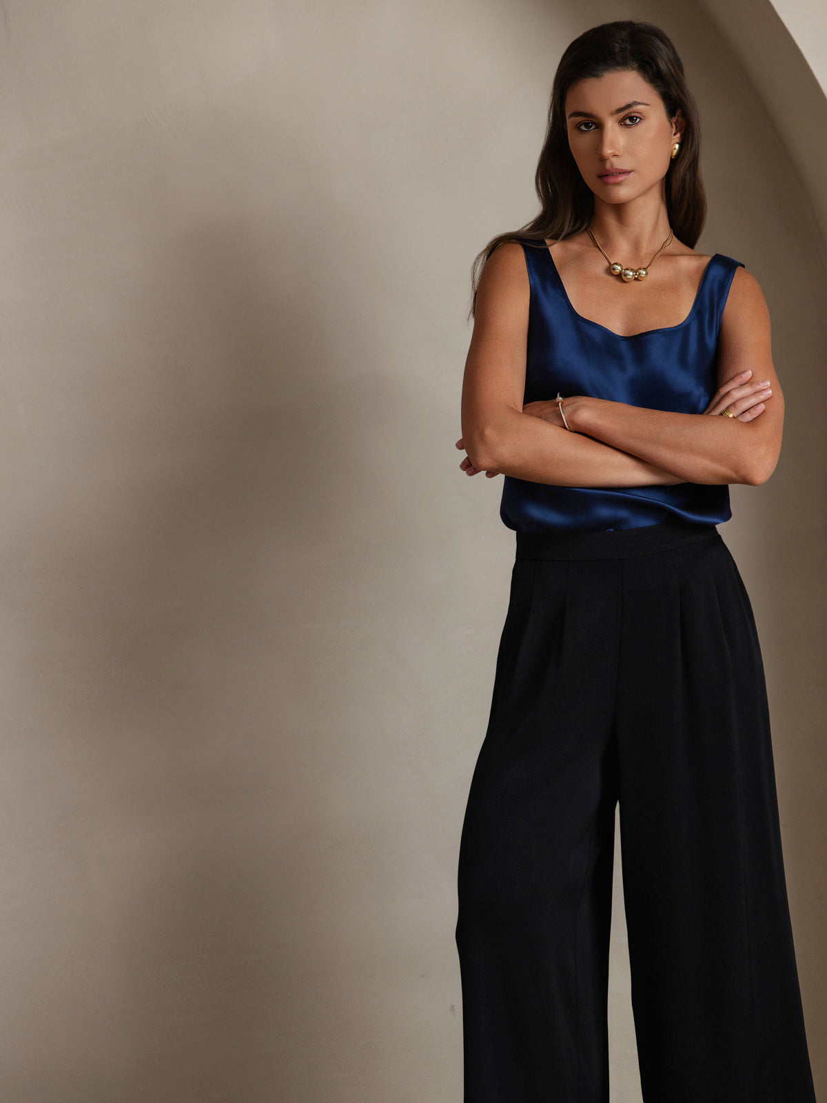 [أزرق غامق] SilkSilky-SA 19Momme الحرير رقبة على شكل حرف U كامي 005,