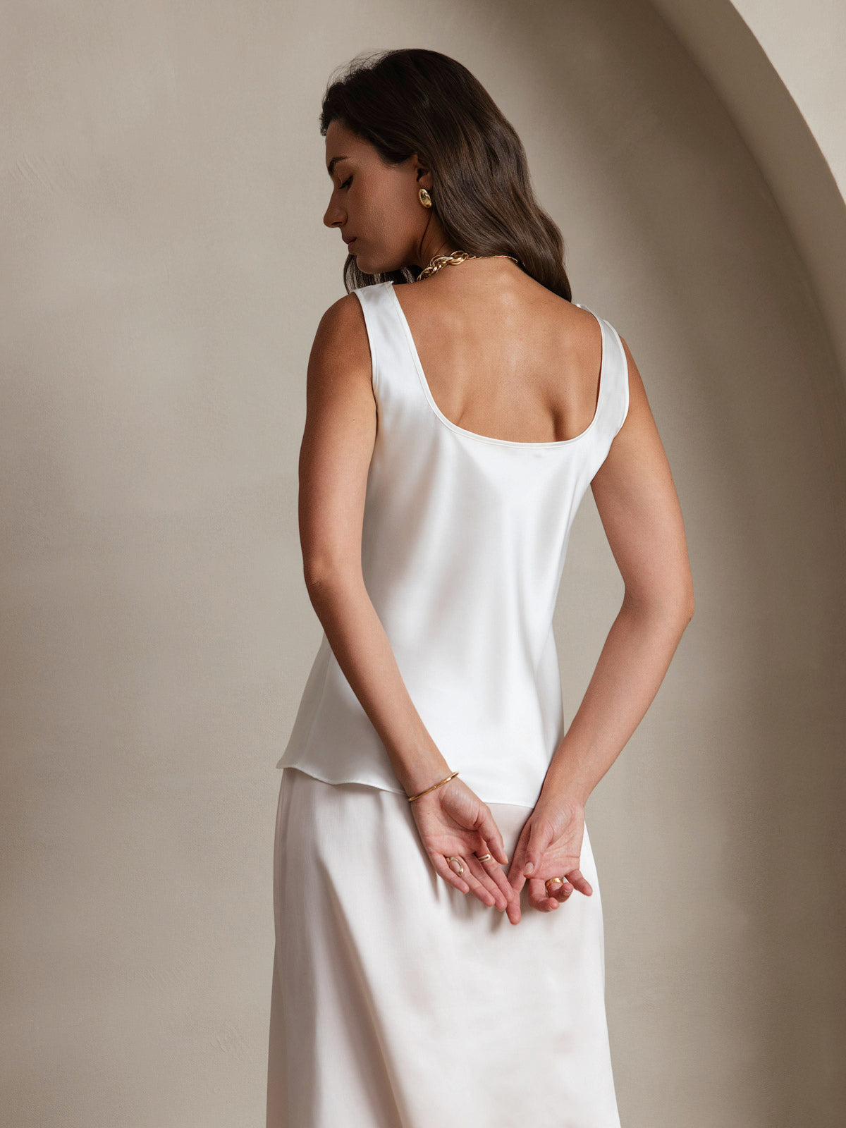 [أبيض] SilkSilky-SA 19Momme الحرير رقبة على شكل حرف U كامي 002,